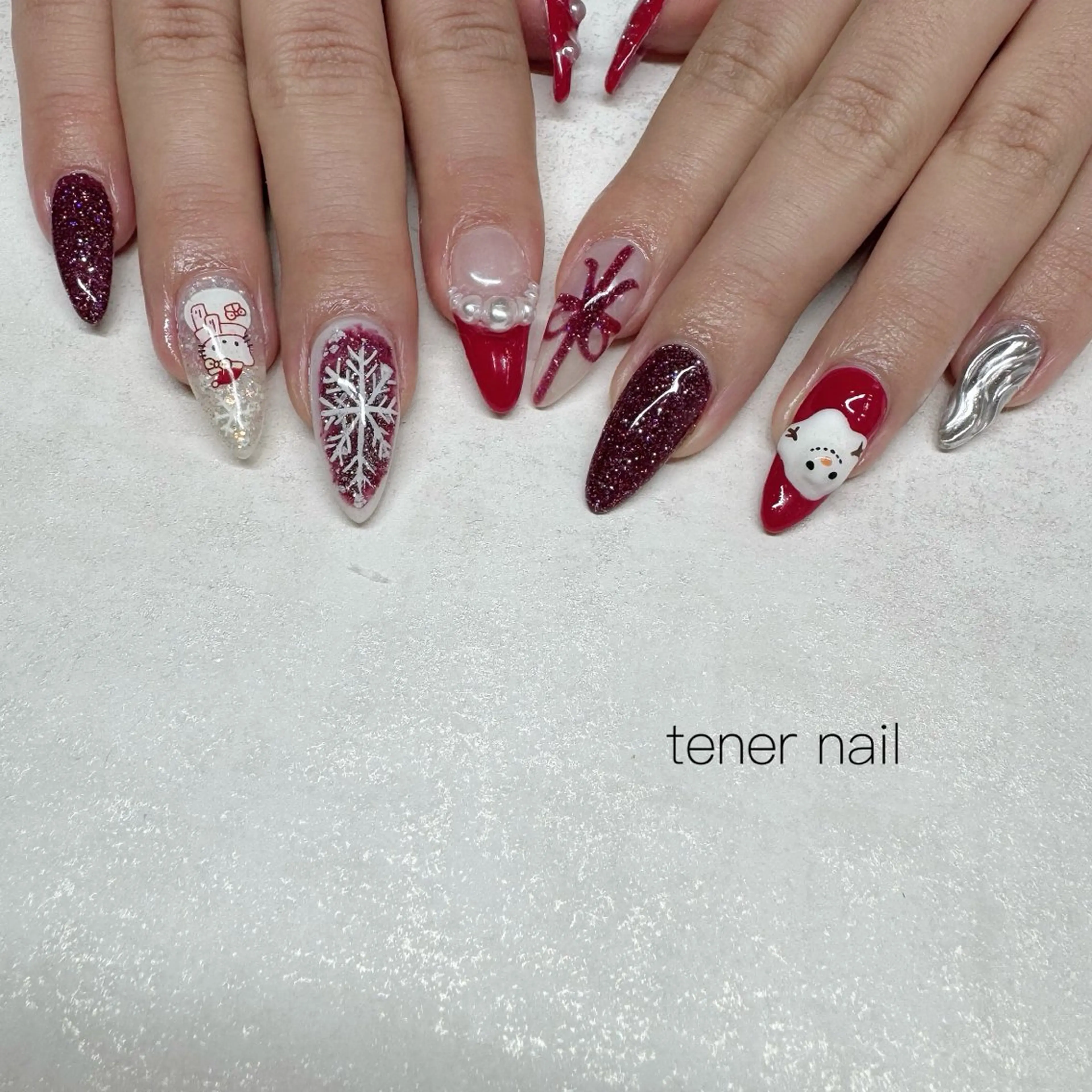 ネイル フラッシュネイル ラメ(グリッター) 冬ネイル クリスマス ハンドネイル tener  nail  テネルネイル所属・テネルネイル tener nailのネイルデザイン