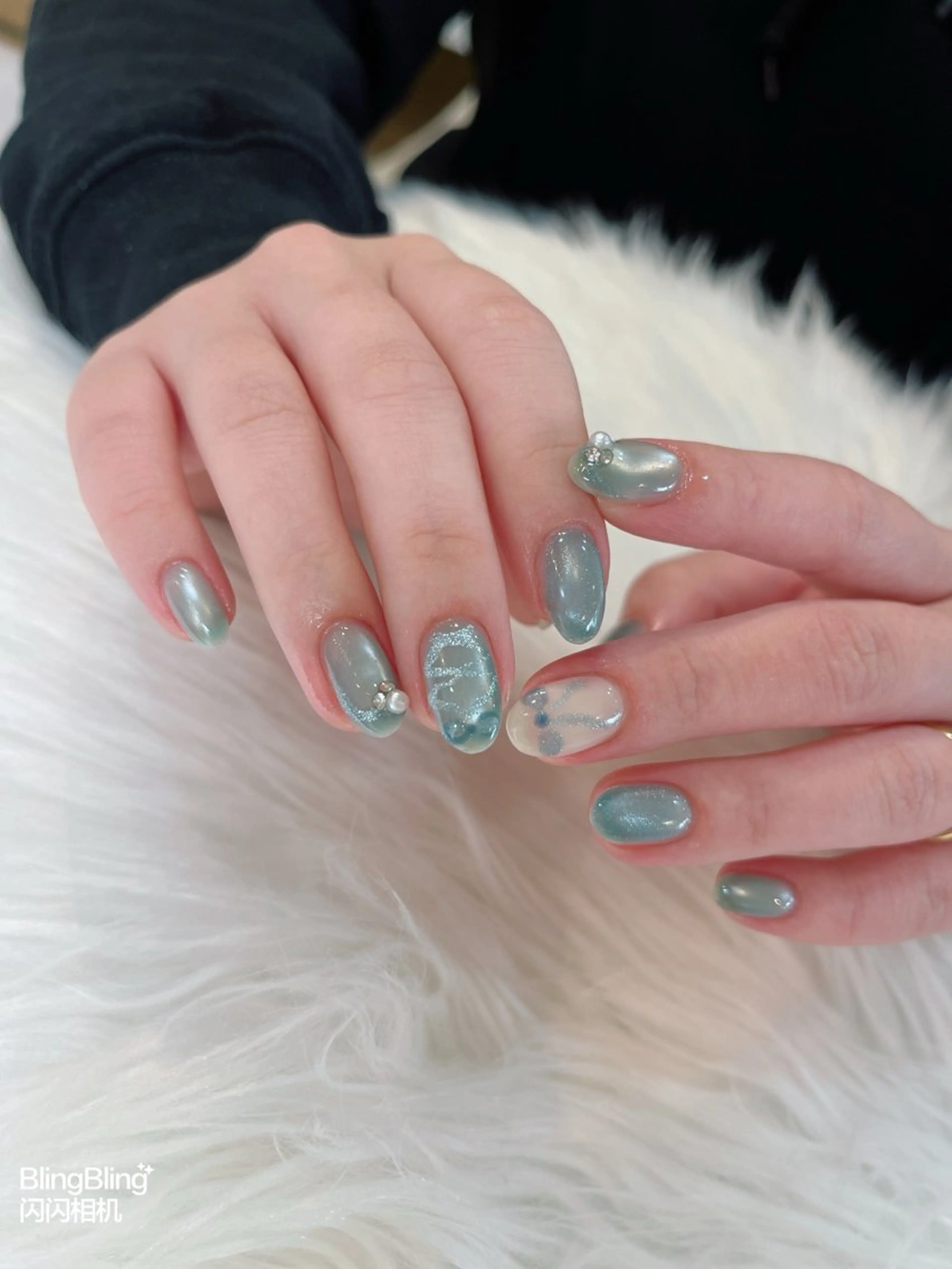 ネイル アートネイル ボルドー チークネイル フラッシュネイル キラキラネイル ハンドネイル Floria ユイのネイルデザイン