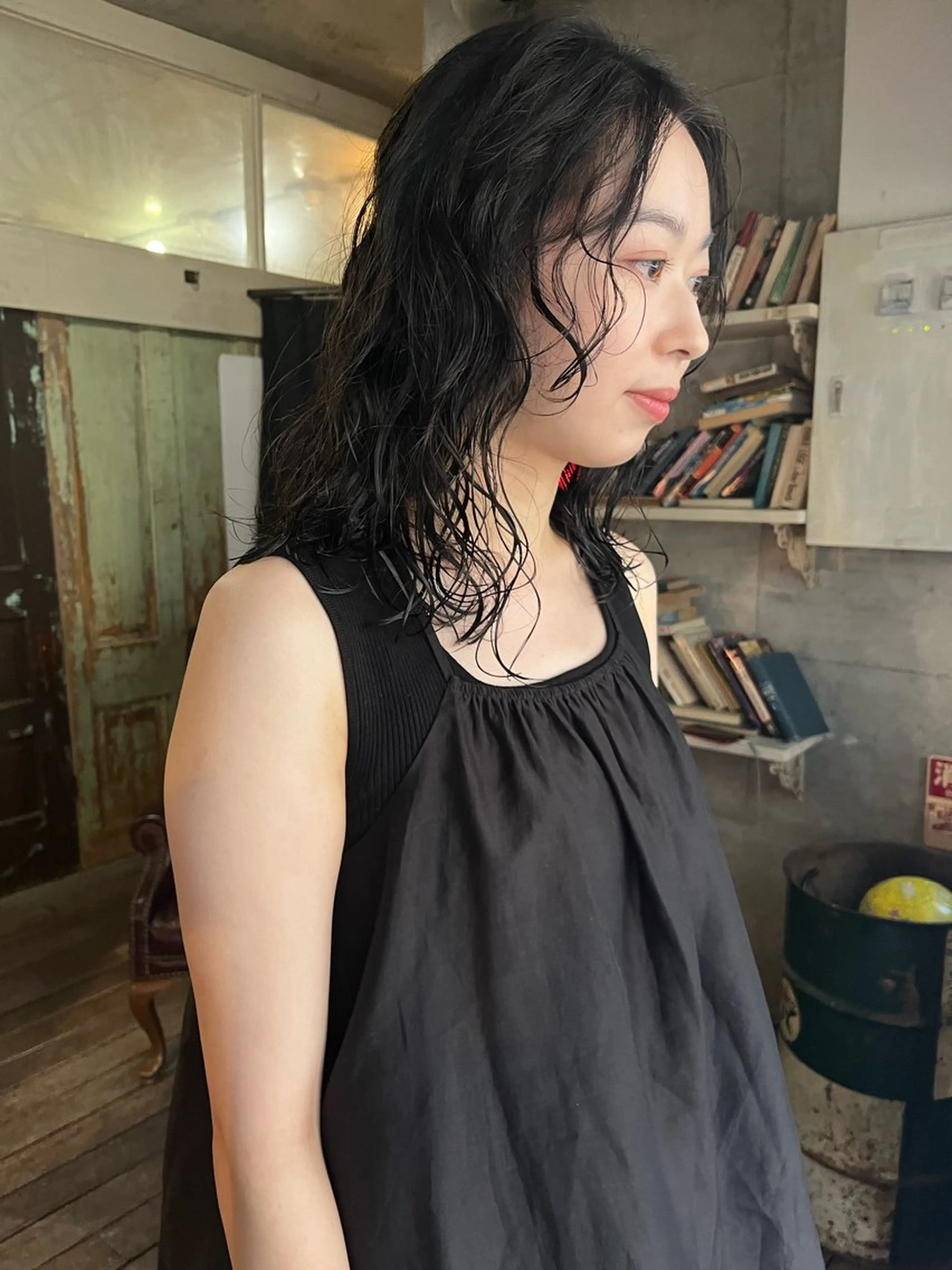 ミディアム カット ヘアカラー トリートメント ハイトーン/顔まわり レイヤー/YUKAのヘアスタイル