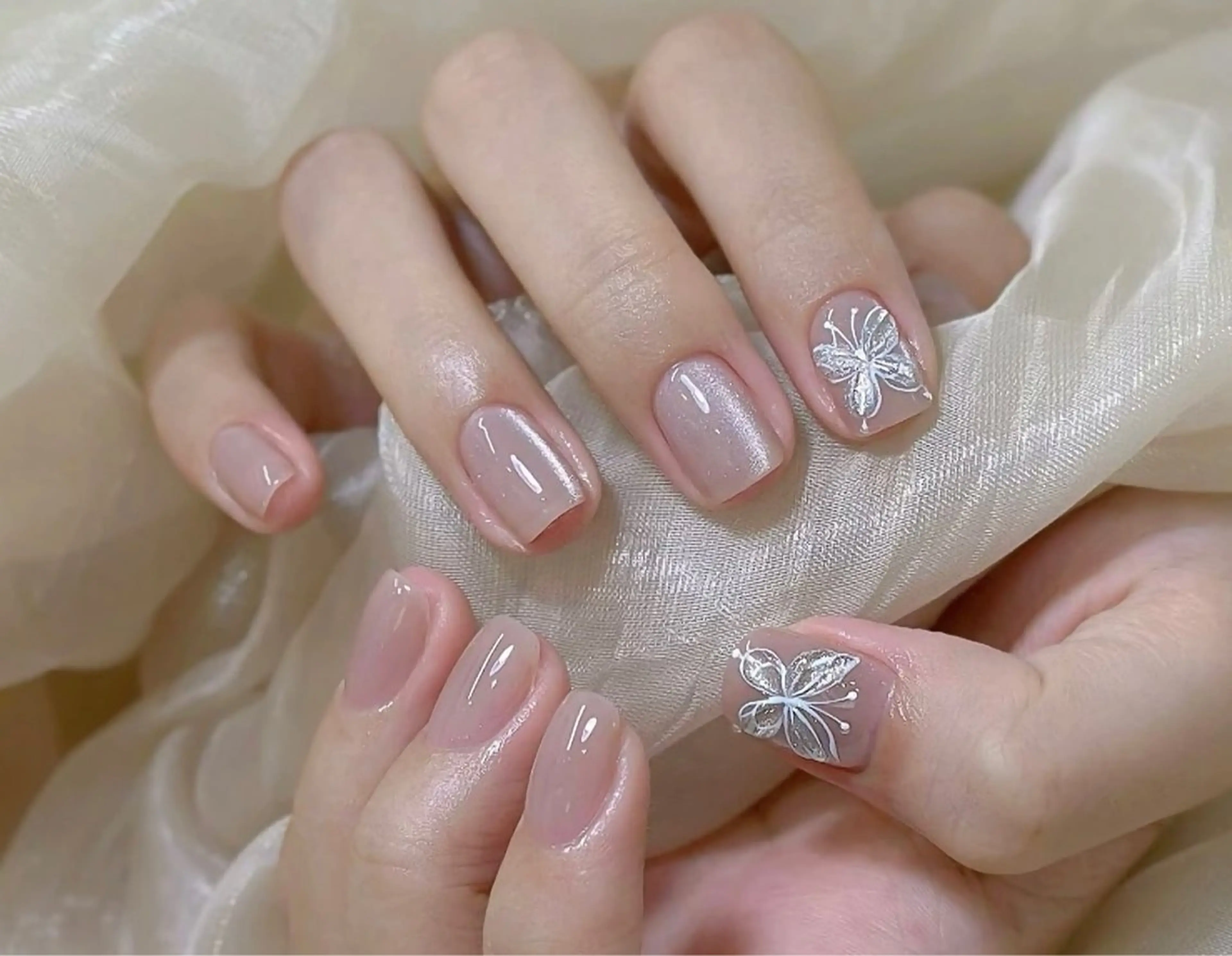 ネイル 春ネイル リボン、ガーリー パーツ放題専門店のネイルデザイン