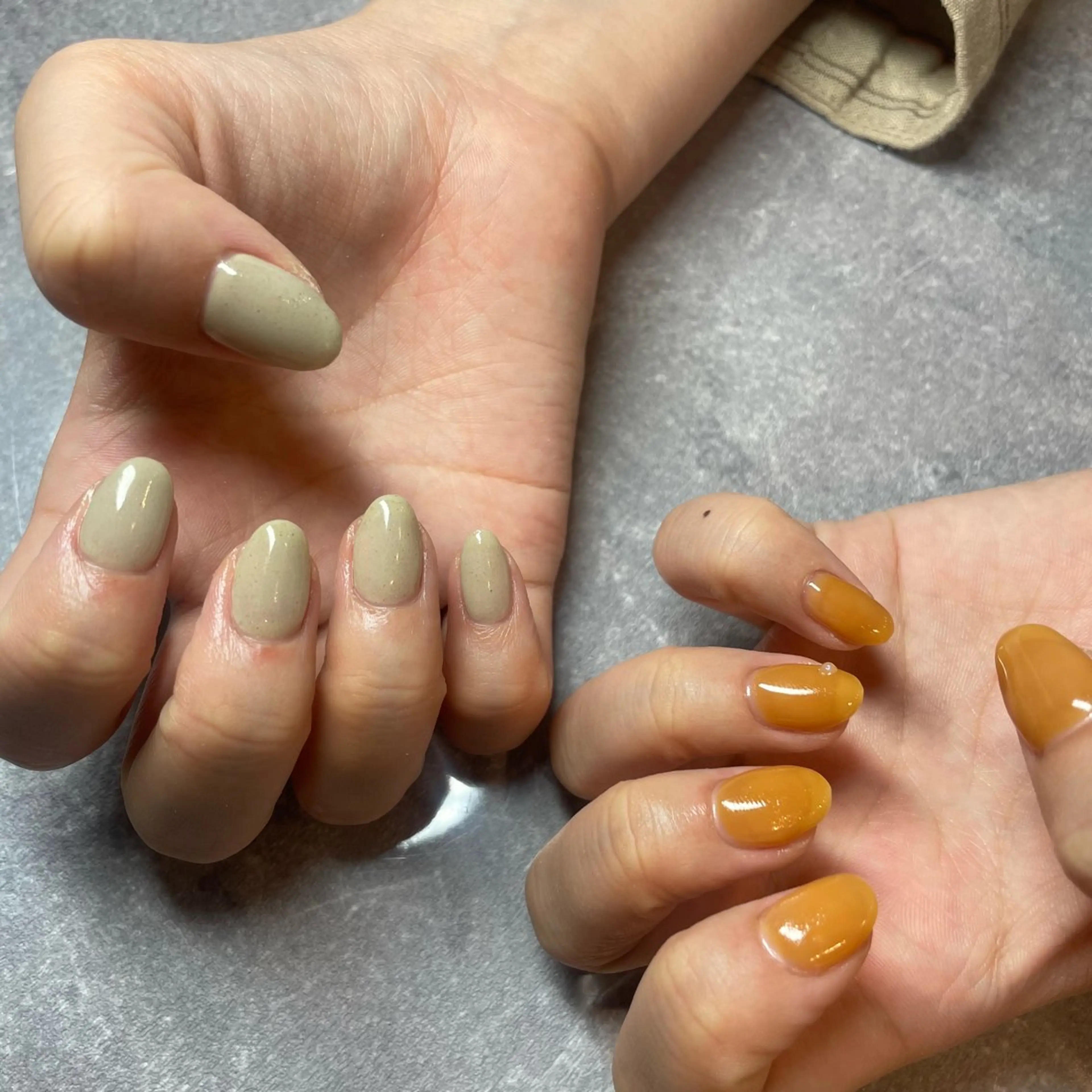 ネイル グリーン オレンジ ハンドネイル petit所属・Saaya🫧 _petitのネイルデザイン