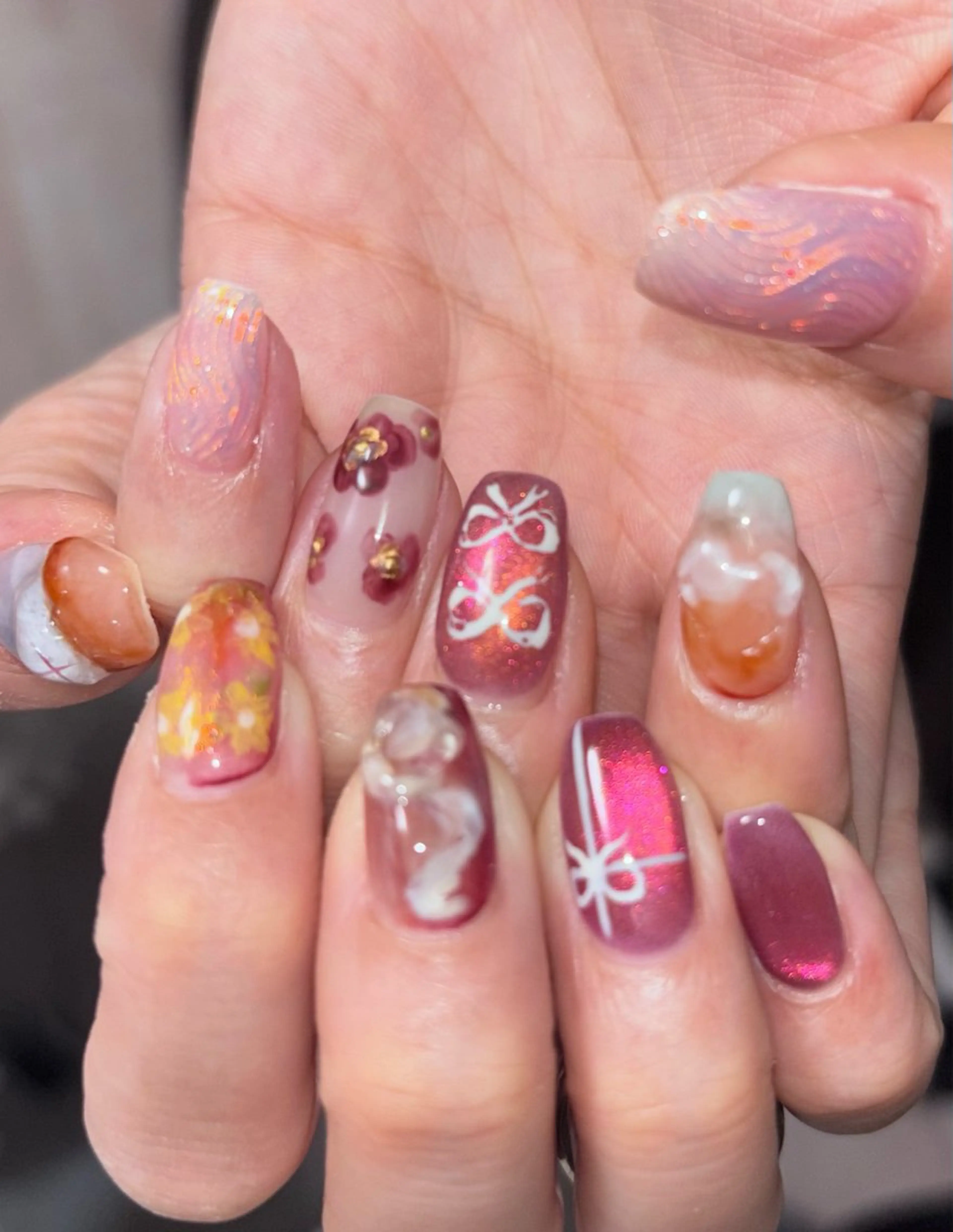 ネイル ブラウン フラワーネイル マグネットネイル ニュアンスネイル 冬ネイル 銀河屋の猫所属・銀河屋 の猫のネイルデザイン