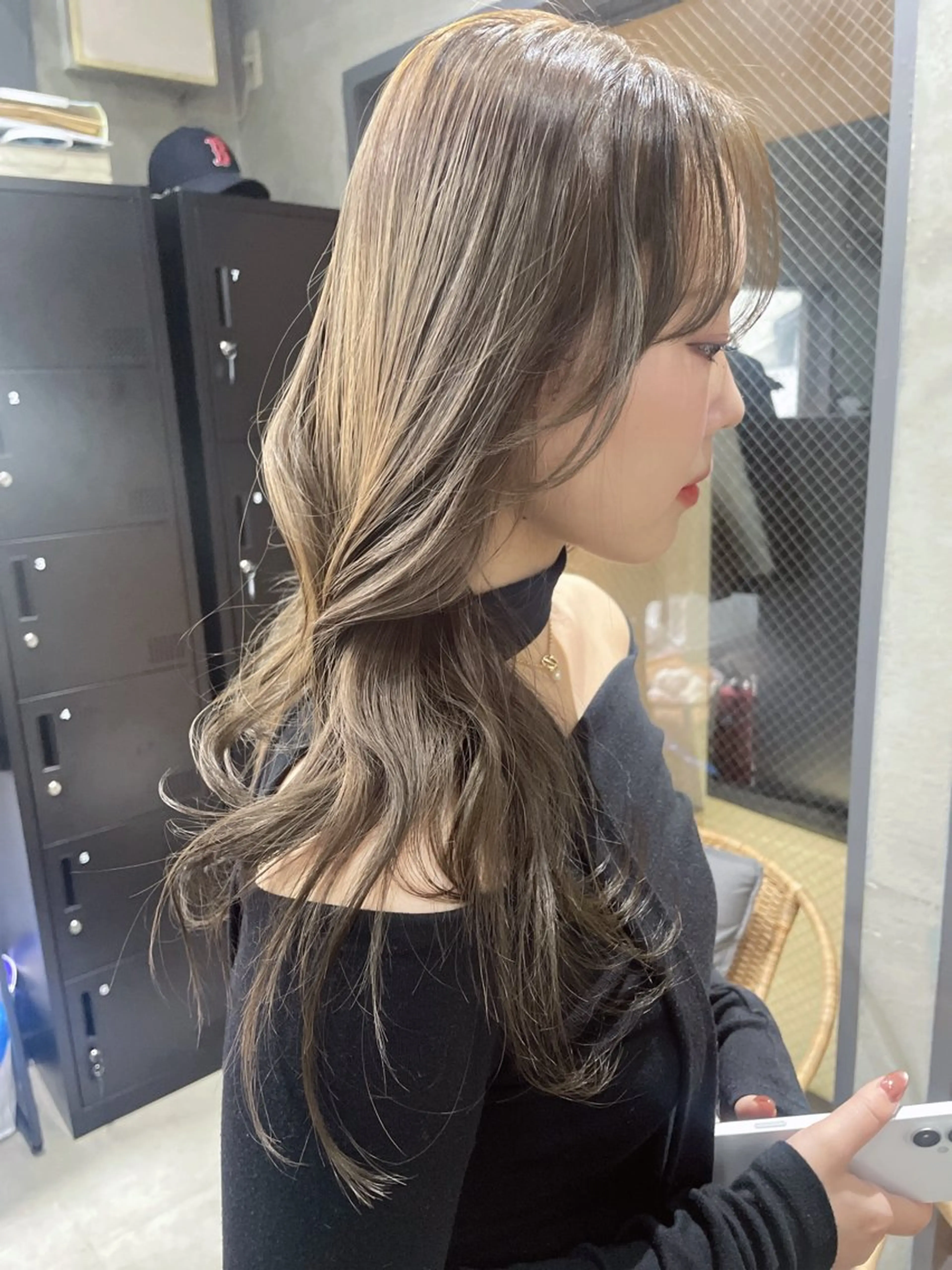 ロング カラー グレージュ オリーブグレージュ オリーブグレー レイヤーカット AIRI layer cut hairのヘアスタイル