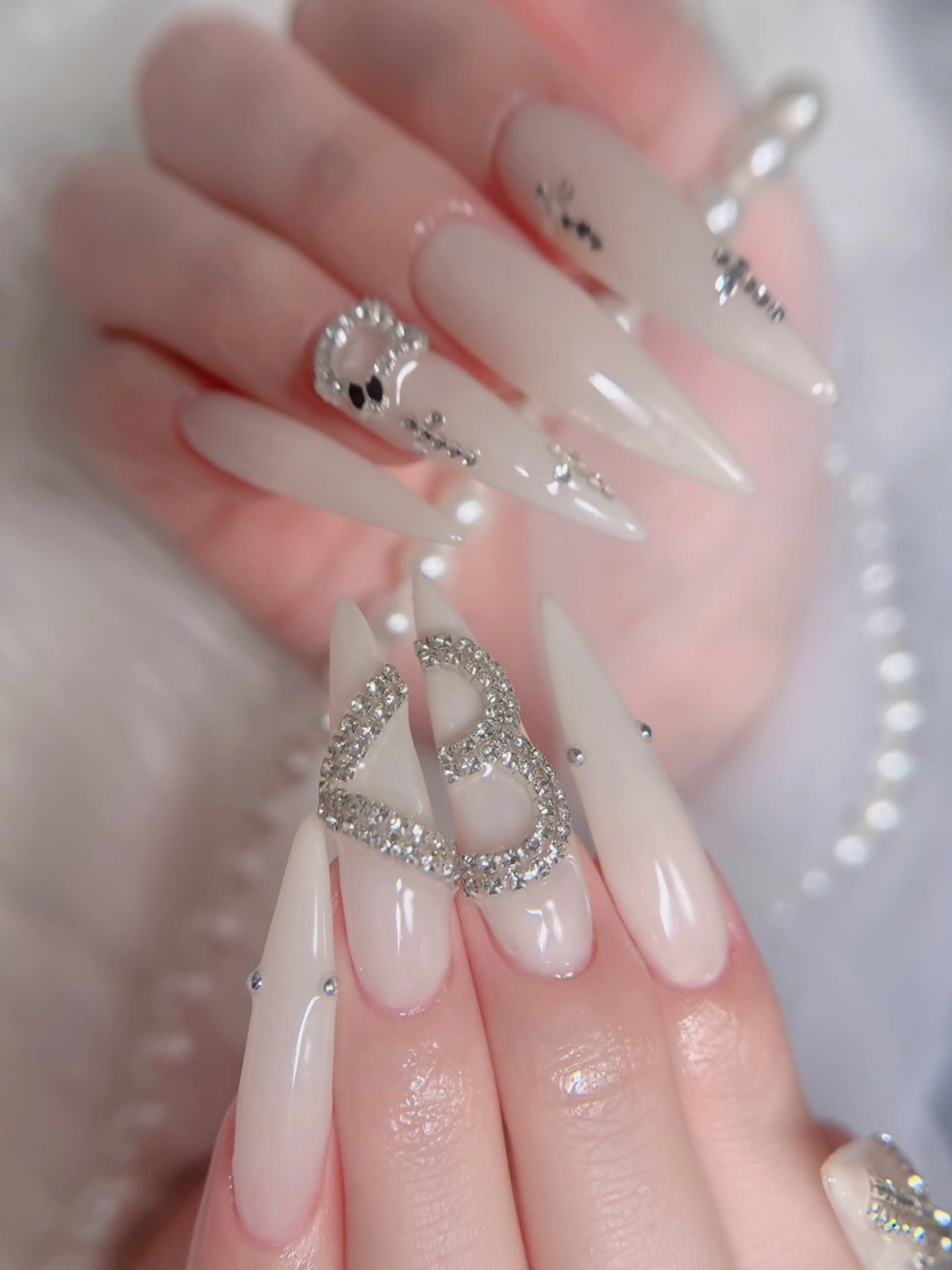 ネイル オーロラネイル フレンチネイル ジェルネイル ハロウィン キラキラネイル ハンドネイル H.baby Nail Salonのネイルデザイン