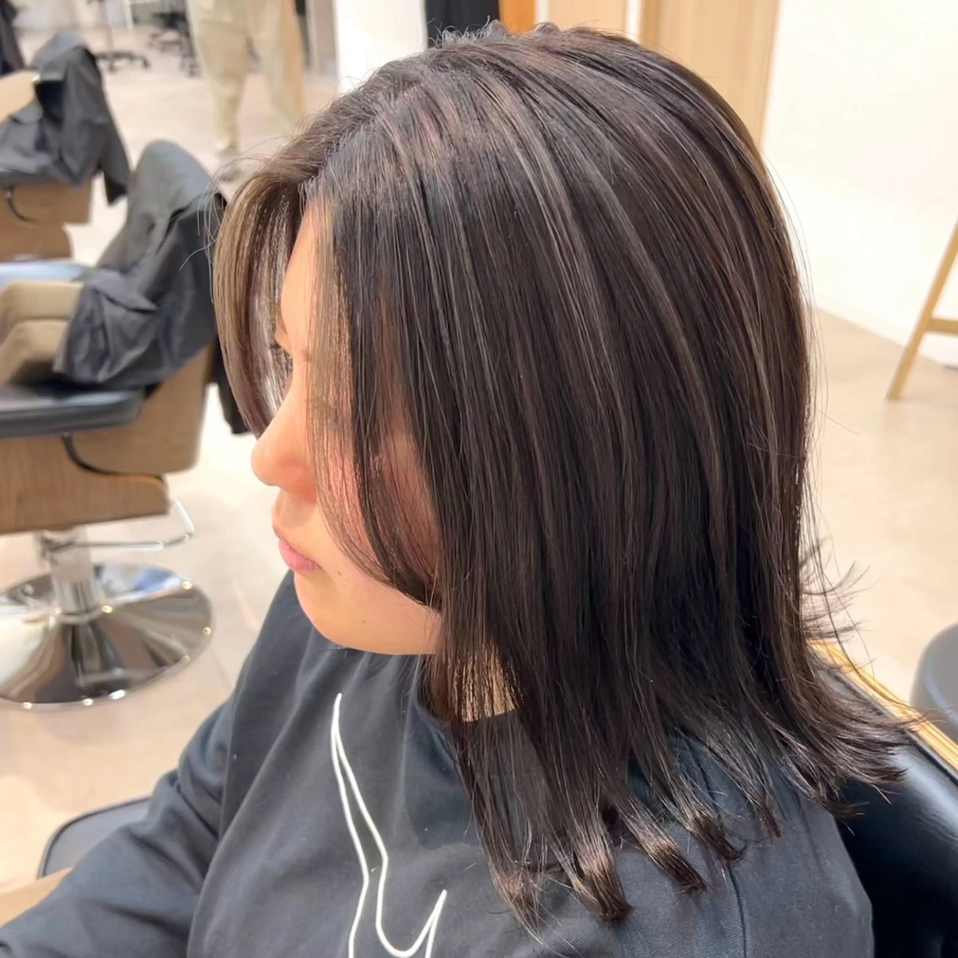 セミロング カラー グレージュ ハイライトカラー ハイライト カット ヘアカラー トリートメント 韓国ボブ/レイヤー/ ハイトーン/まなみのヘアスタイル