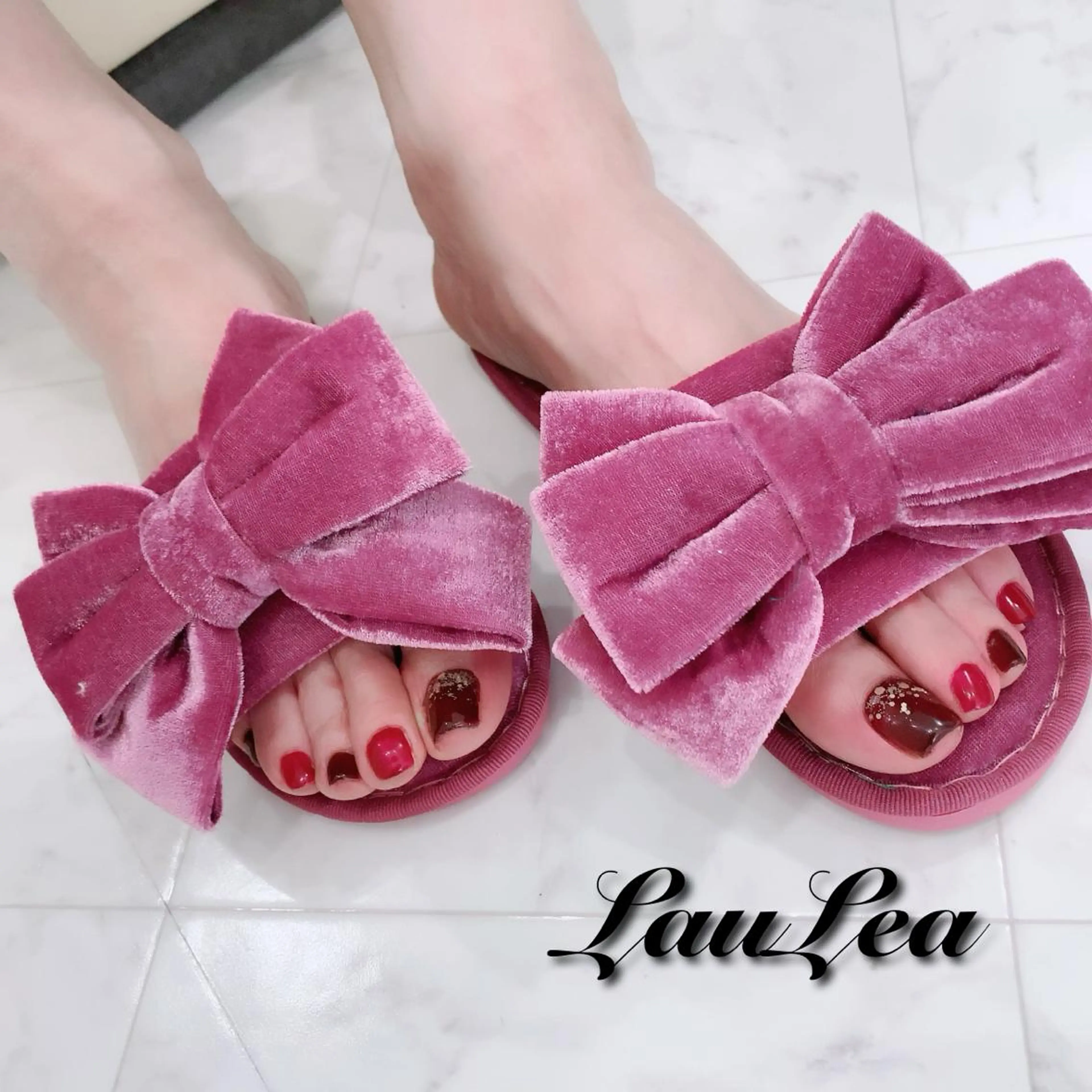 ネイル フットネイル ワンカラーネイル LauLea eyelash&nail salon所属・LauLea nailのネイルデザイン