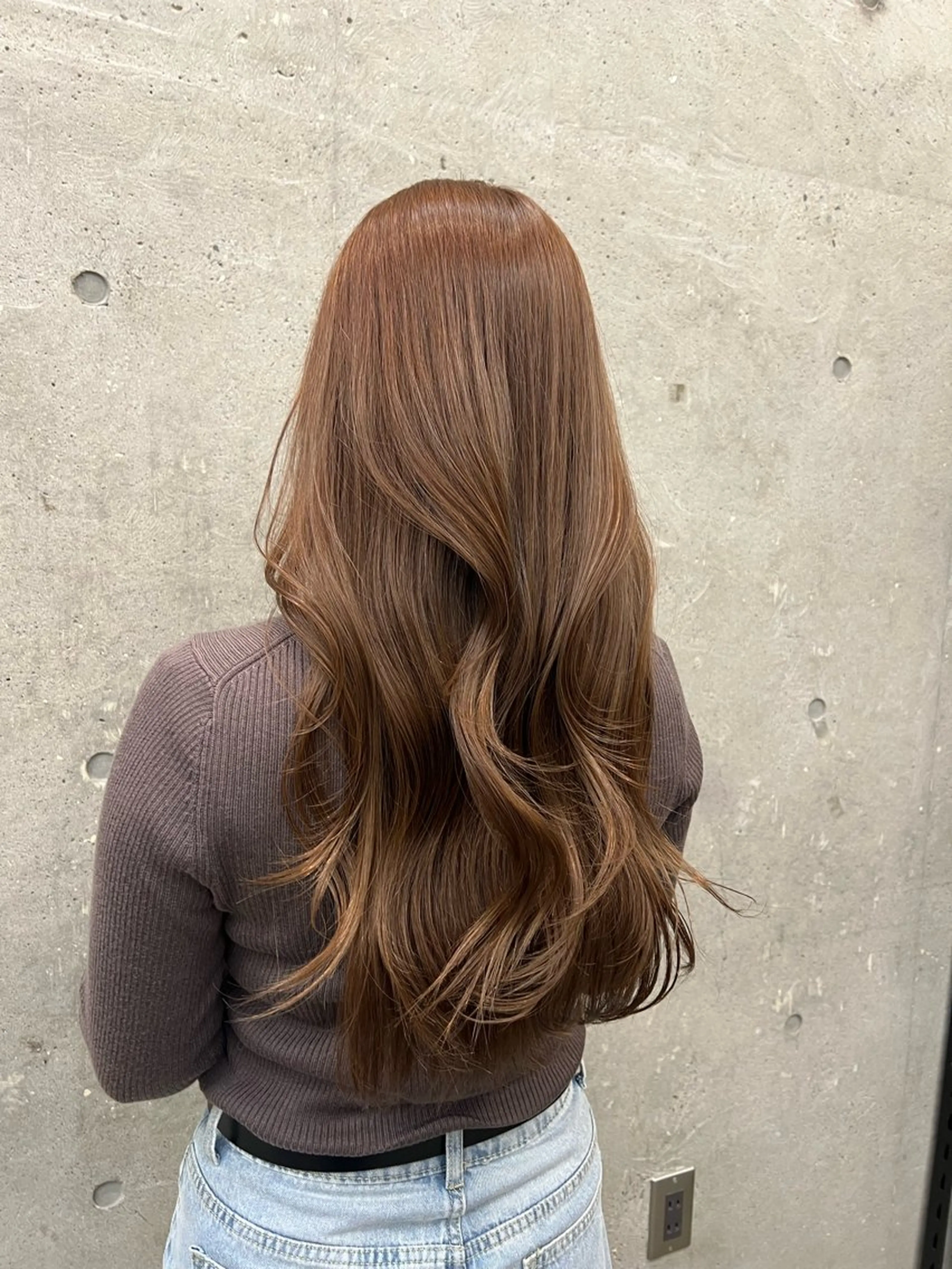 ロング カラー 透明感カラー オレンジ 縮毛矯正 AIN.ANLY 明治神宮前所属・ムツキ/品のある 艶カラー/縮毛矯正のヘアスタイル