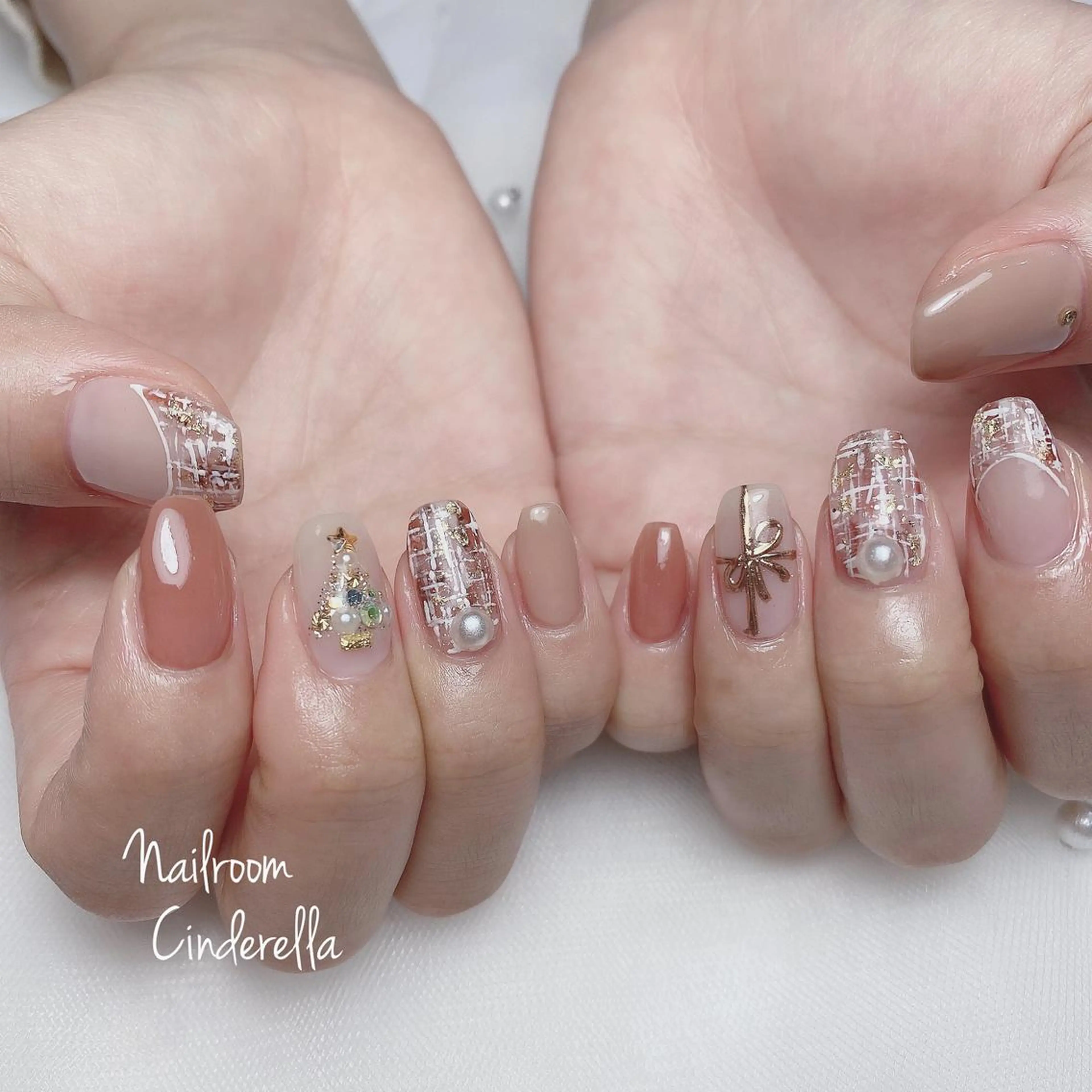 ネイル ツイードネイル 冬ネイル クリスマス Nailroom. Cinderellaのネイルデザイン