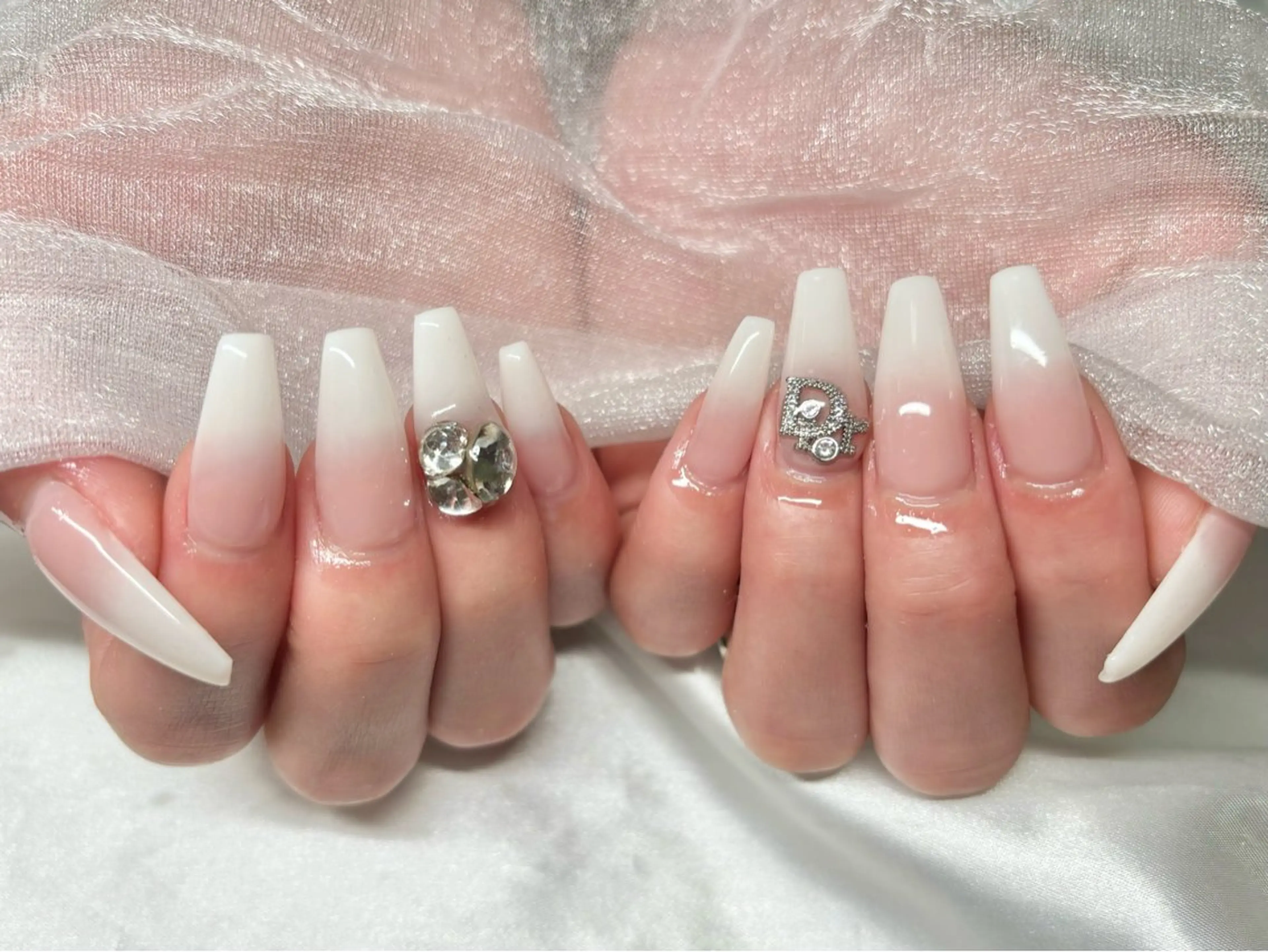 ネイル Roi〈ロワ〉 Akariのネイルデザイン