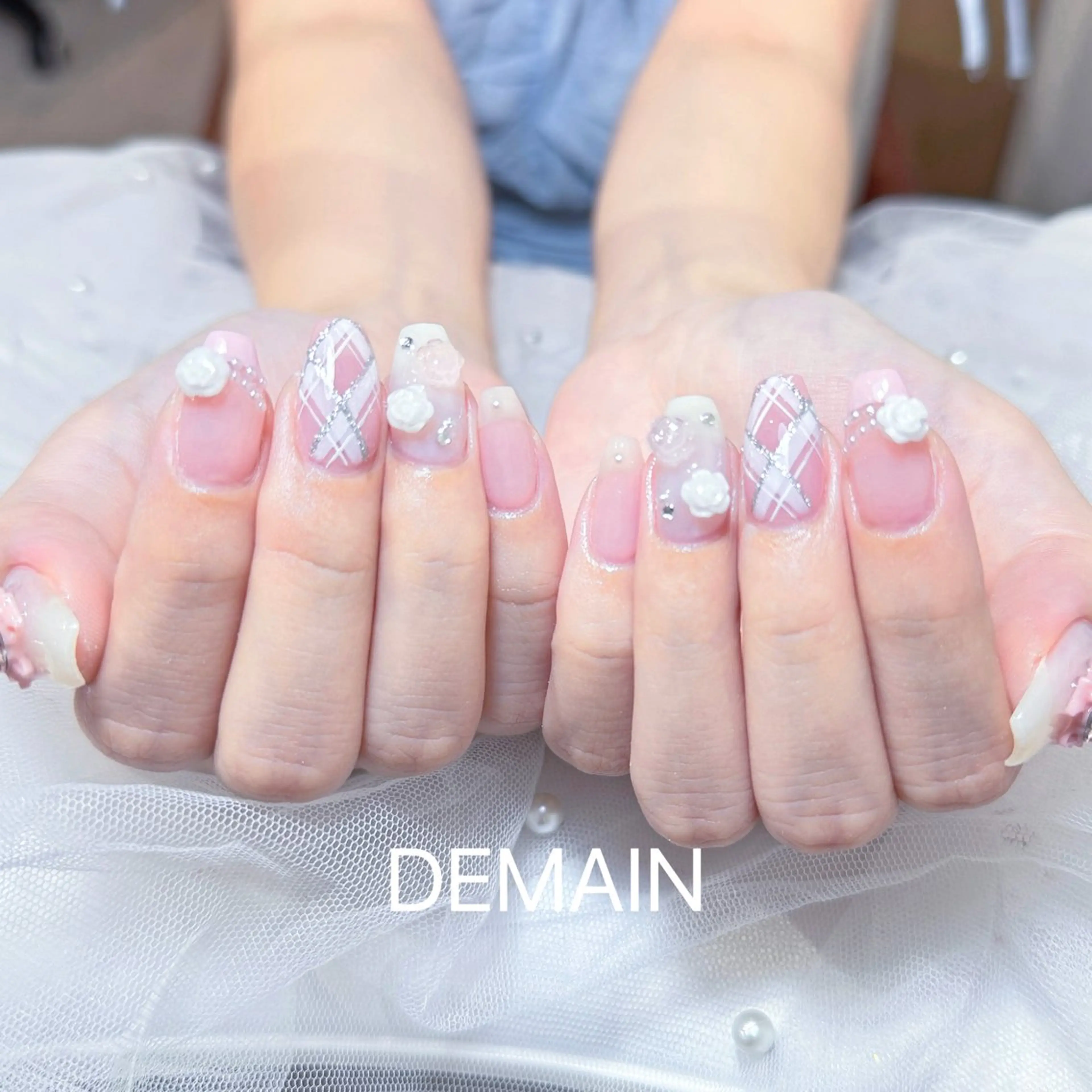 ネイル アートネイル オーロラネイル ガーリー キラキラネイル 韓国ネイル DEMAIN- 🌸のネイルデザイン