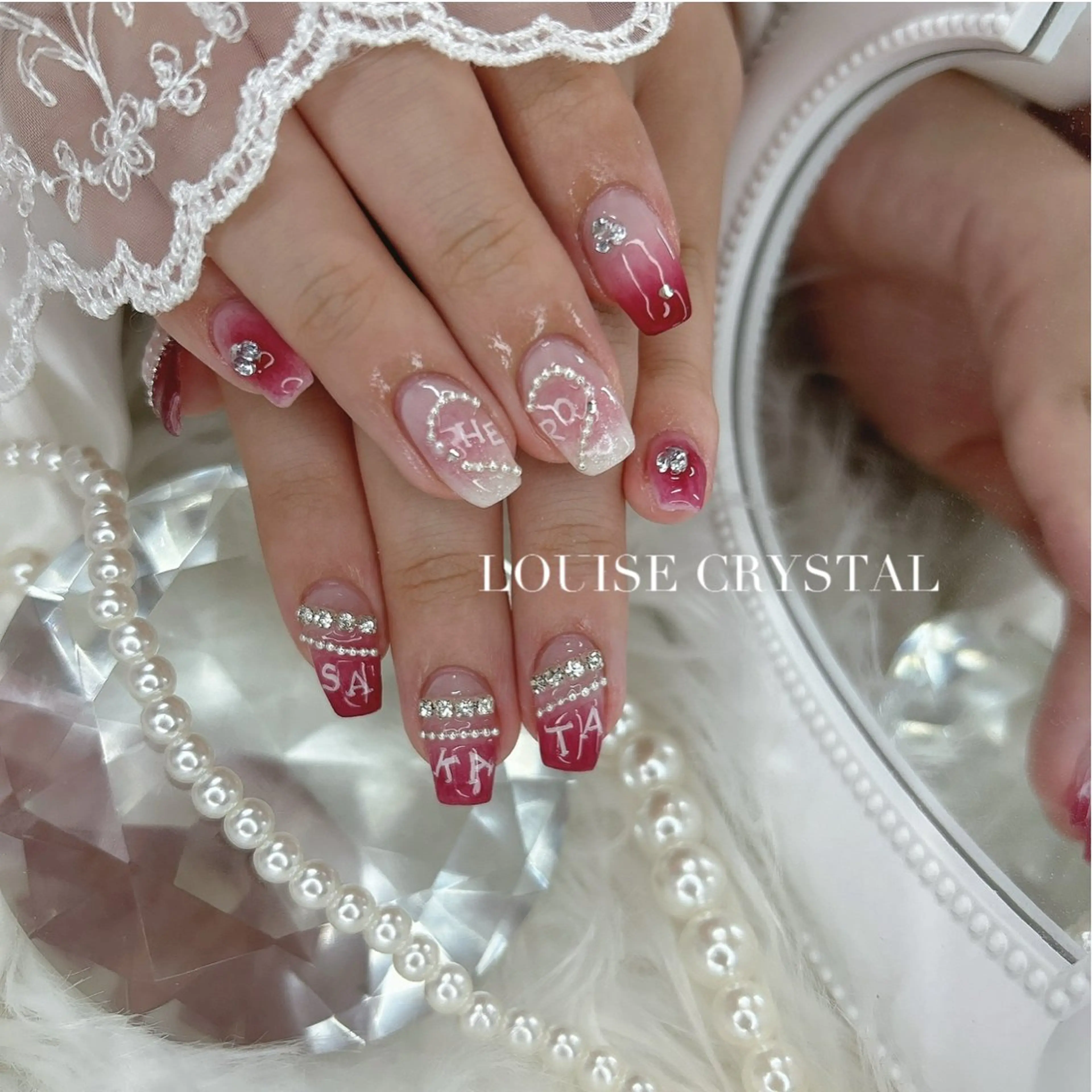 ネイル ハンドネイル LOUISE CRYSTALのネイルデザイン