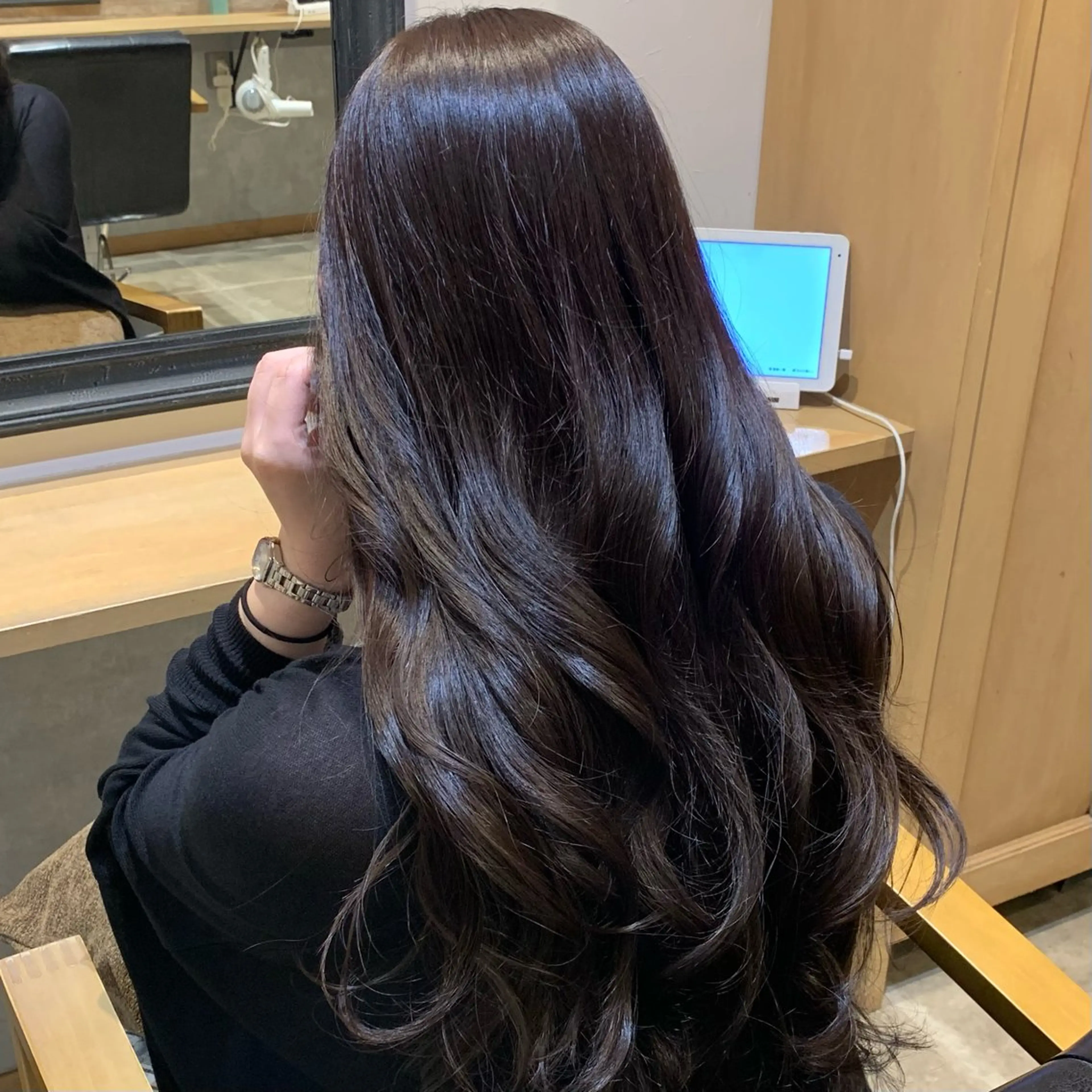 ロング カラー ブラウンカラー 透明感カラー イルミナカラー 髪質改善 トリートメント 佐藤 杏奈のヘアスタイル