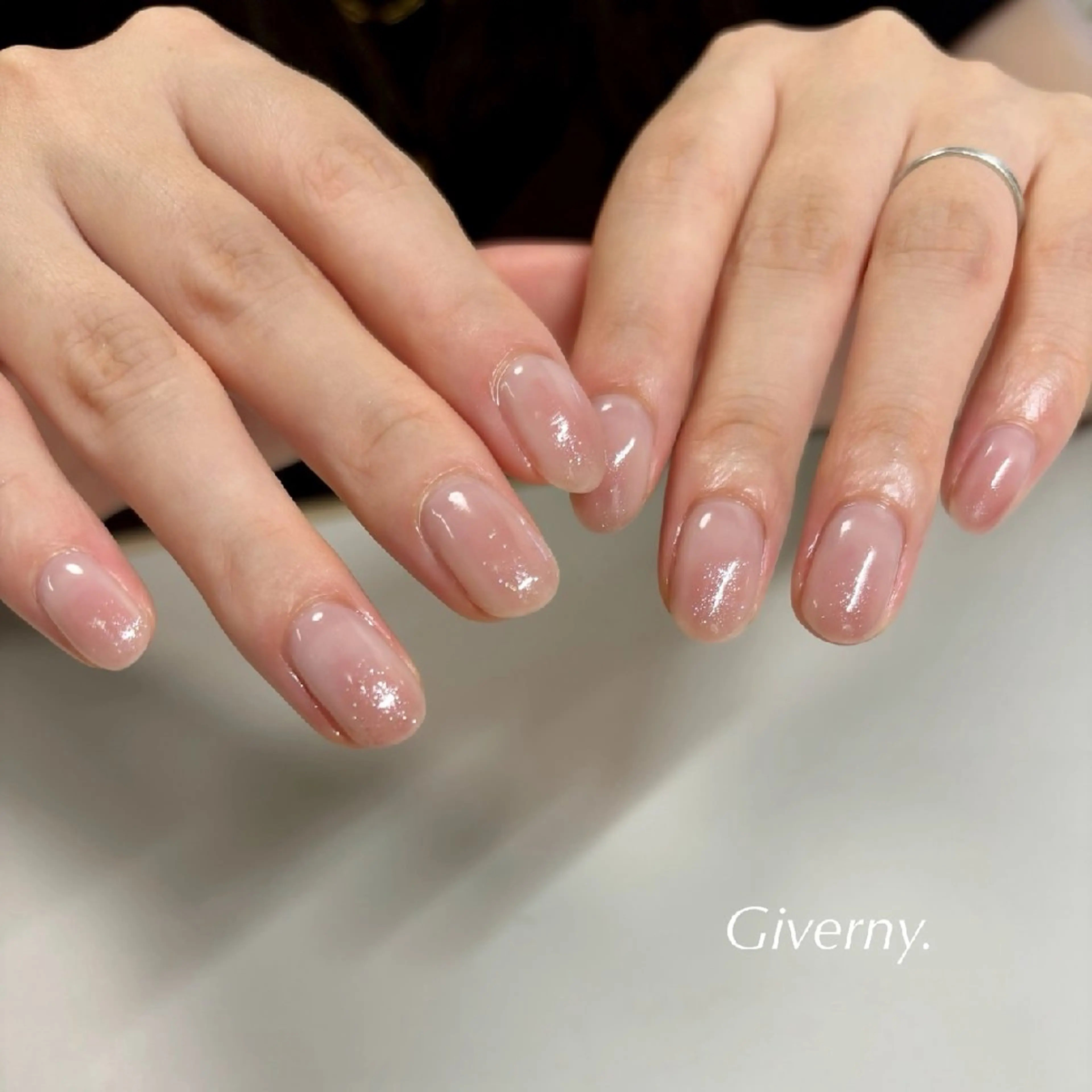 ネイル ニュアンスネイル ハンドネイル Giverny .のネイルデザイン