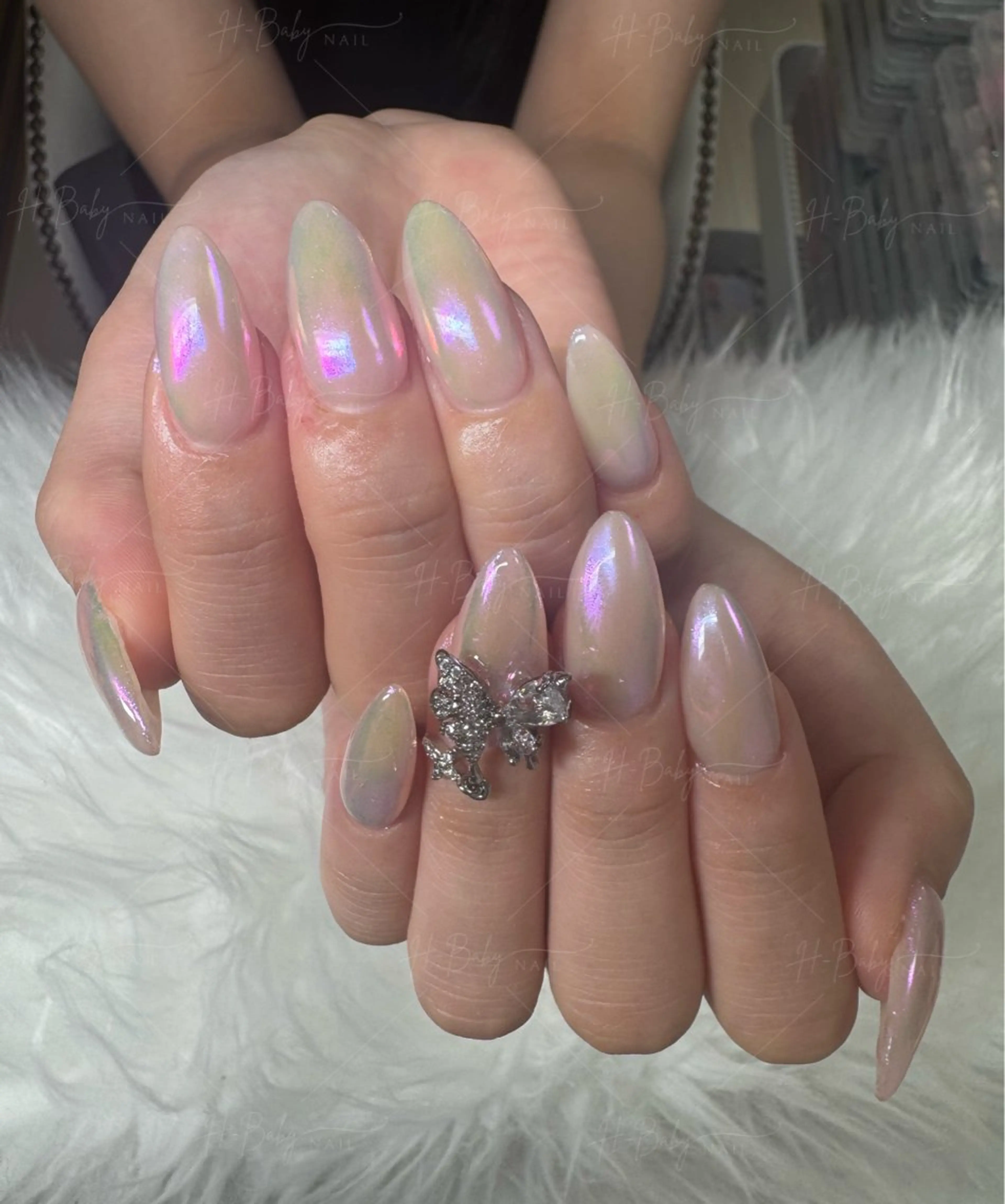 ネイル オーロラネイル フレンチネイル ジェルネイル ハロウィン キラキラネイル ハンドネイル H.baby Nail Salonのネイルデザイン