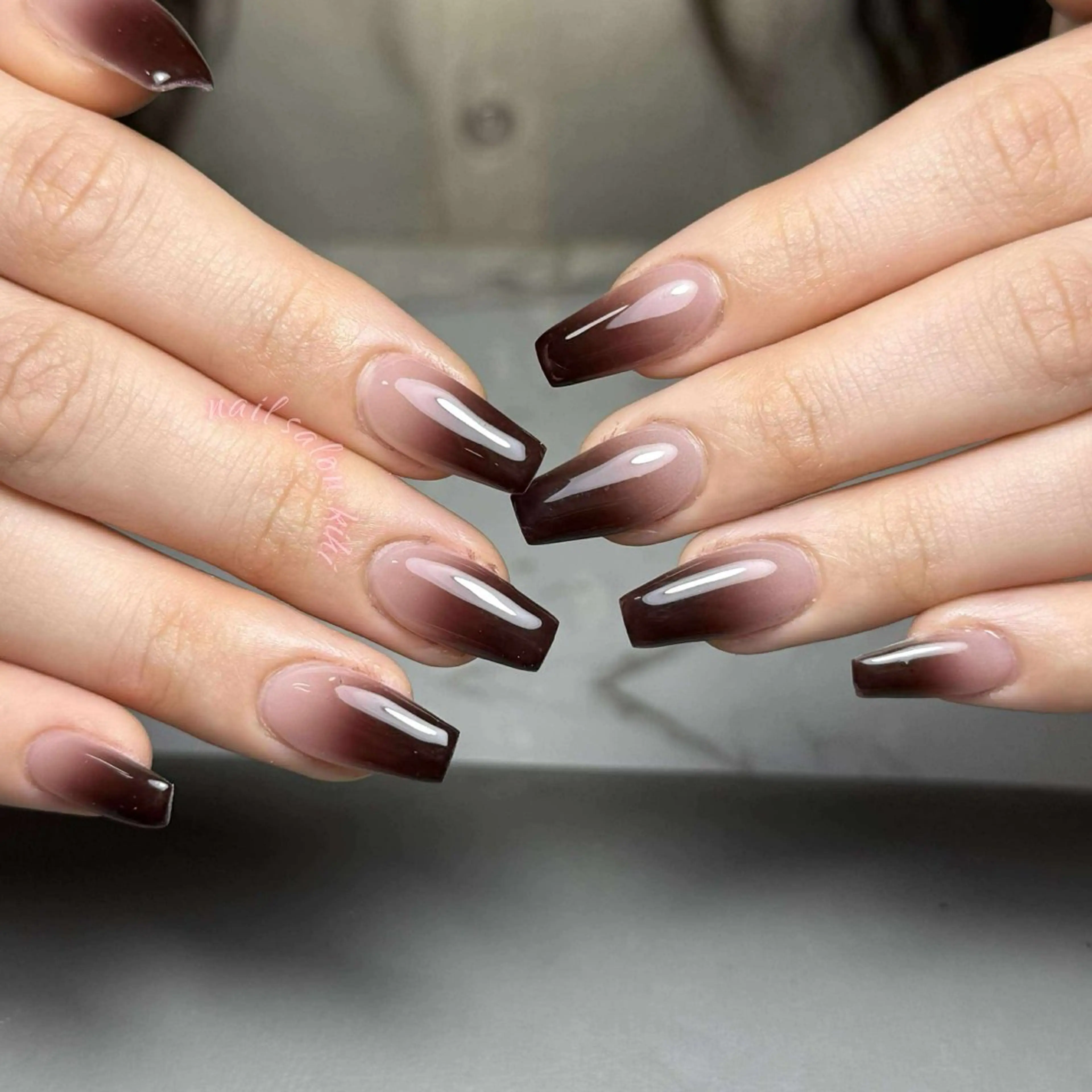 ネイル アートネイル フレンチネイル ジェルネイル グラデーション 韓国ネイル ハンドネイル 💕鈴木ユリ パラジェル/オフ無料のネイルデザイン