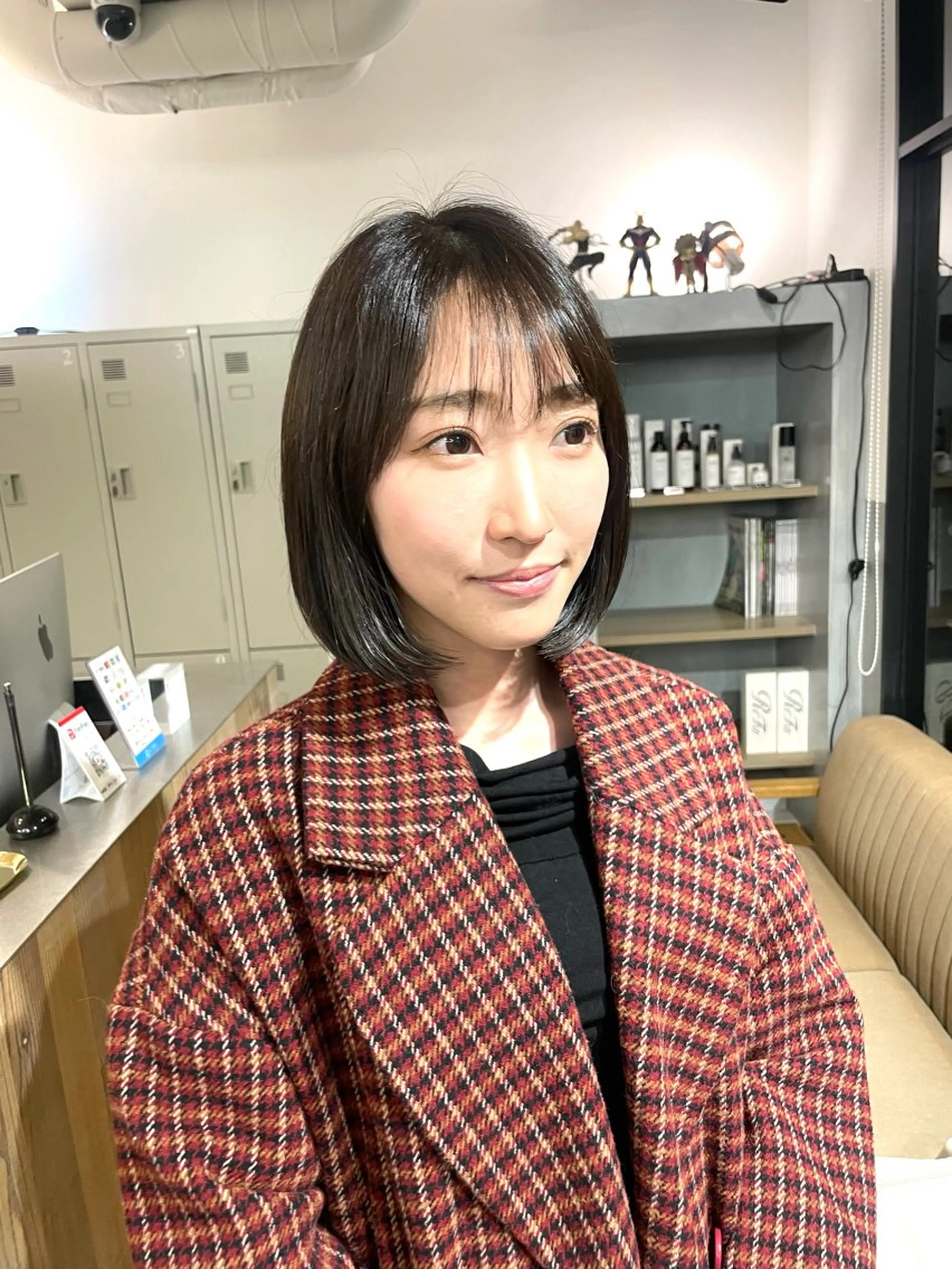 ミディアム カラー カット ヘアカラー トリートメント 色気レイヤー& ショートはお任せ🌟のヘアスタイル