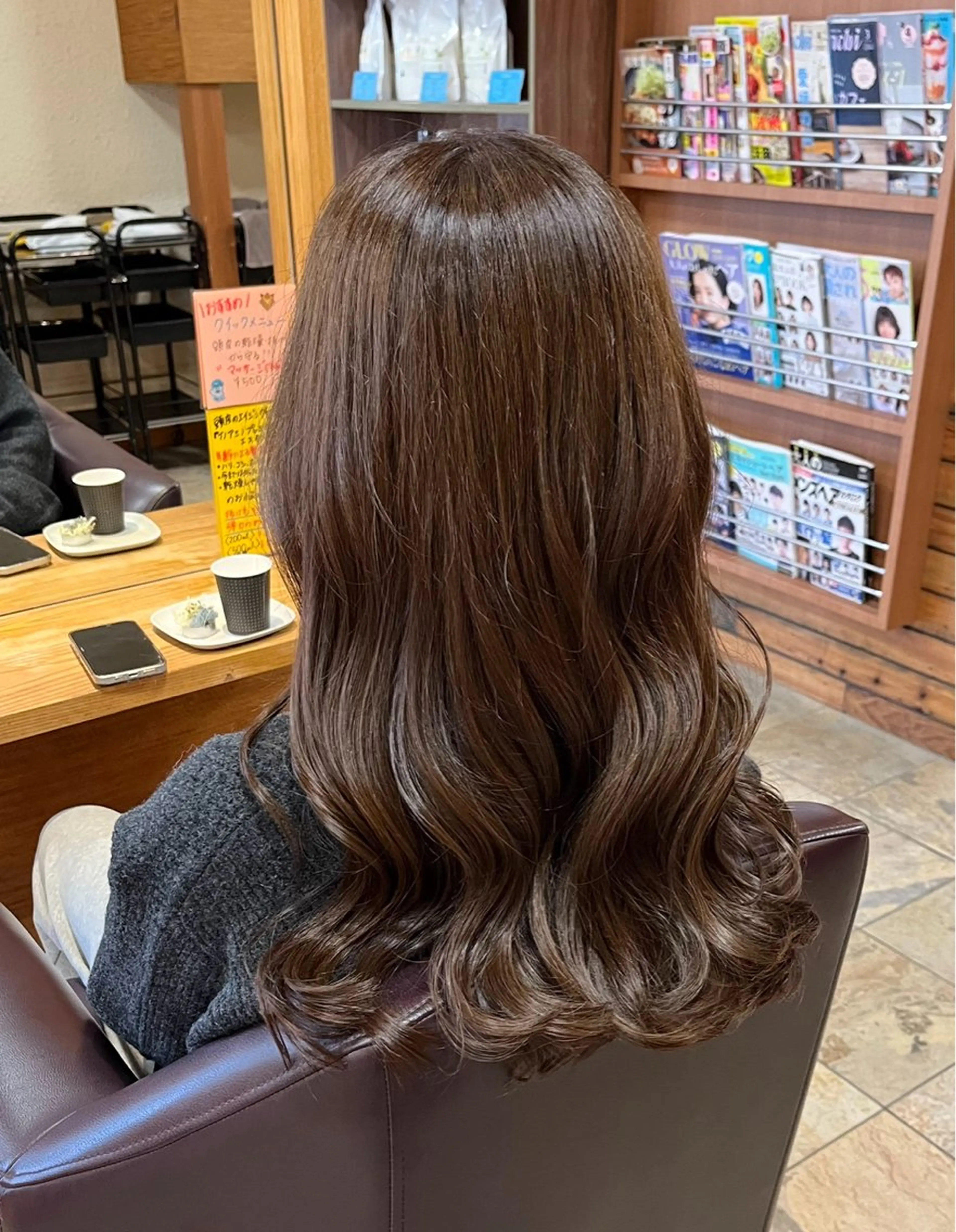 ロング 松浦 萌のヘアスタイル