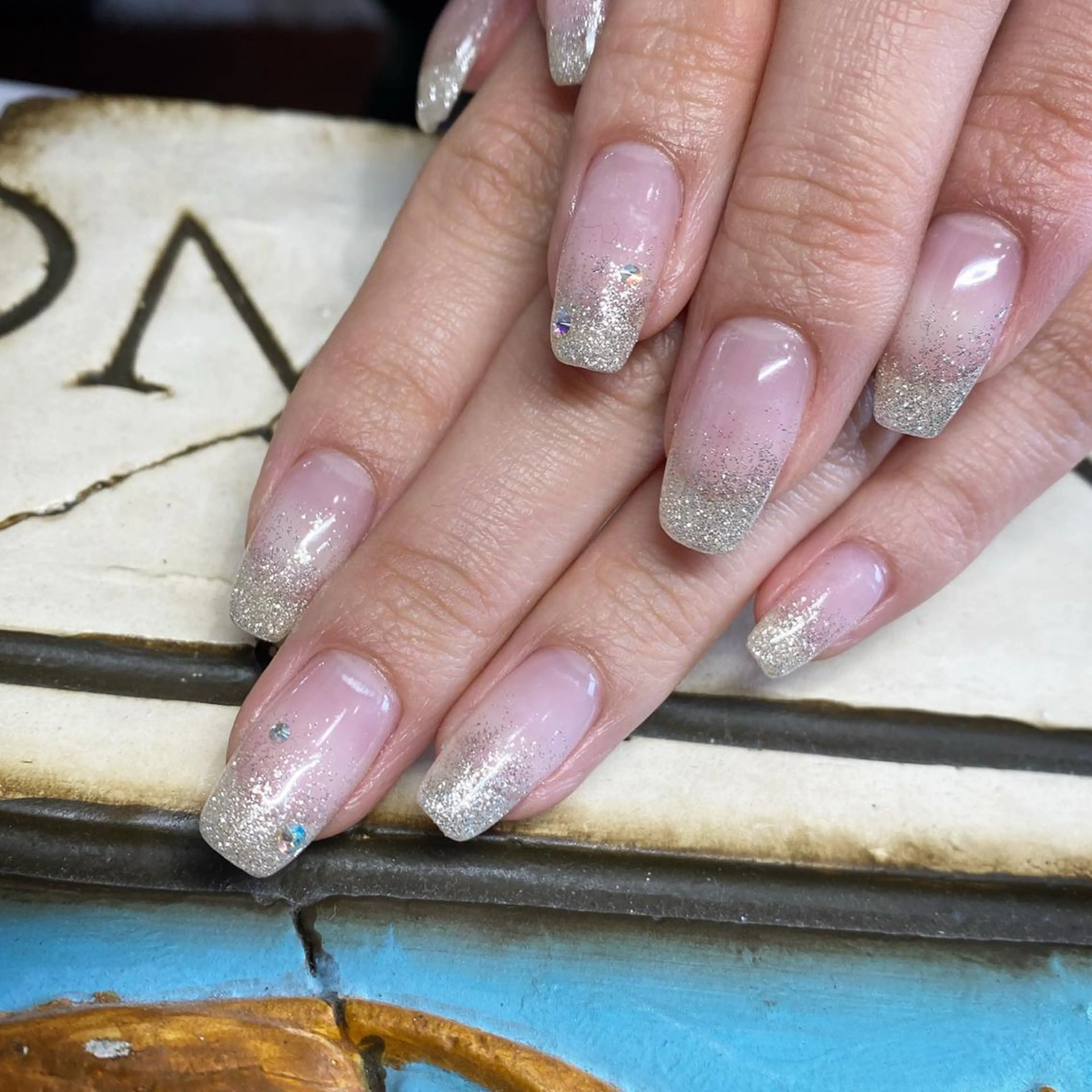 カラー ネイル ラメ(グリッター) ラメグラデーション ハンドネイル private nail salon   crystal ⭐︎ color所属・crystal ⭐︎ colorのネイルデザイン