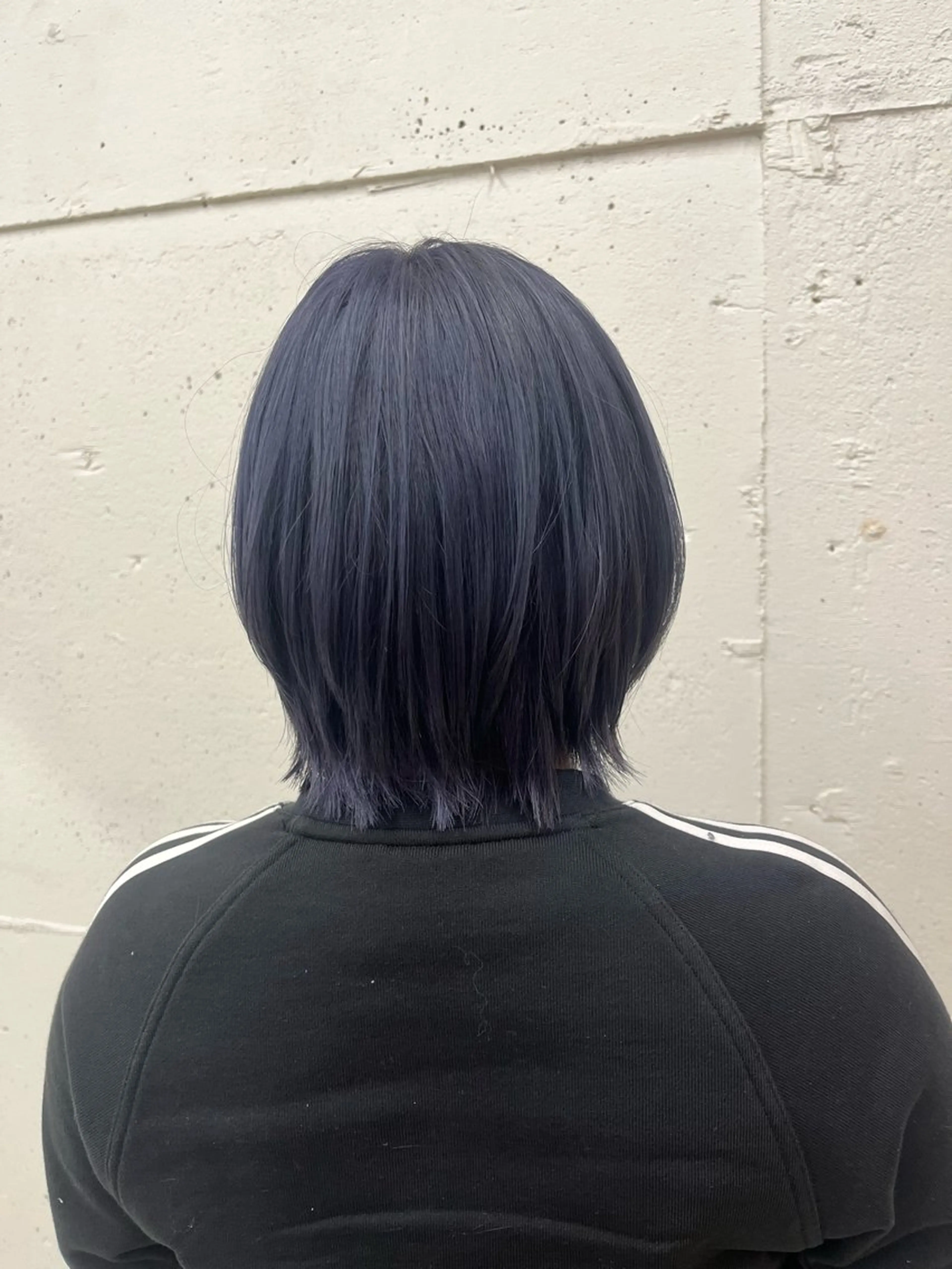 ショート カラー ブリーチ ネイビーカラー hair make grace所属・綺音/ブリーチ /似合わせカットのヘアスタイル