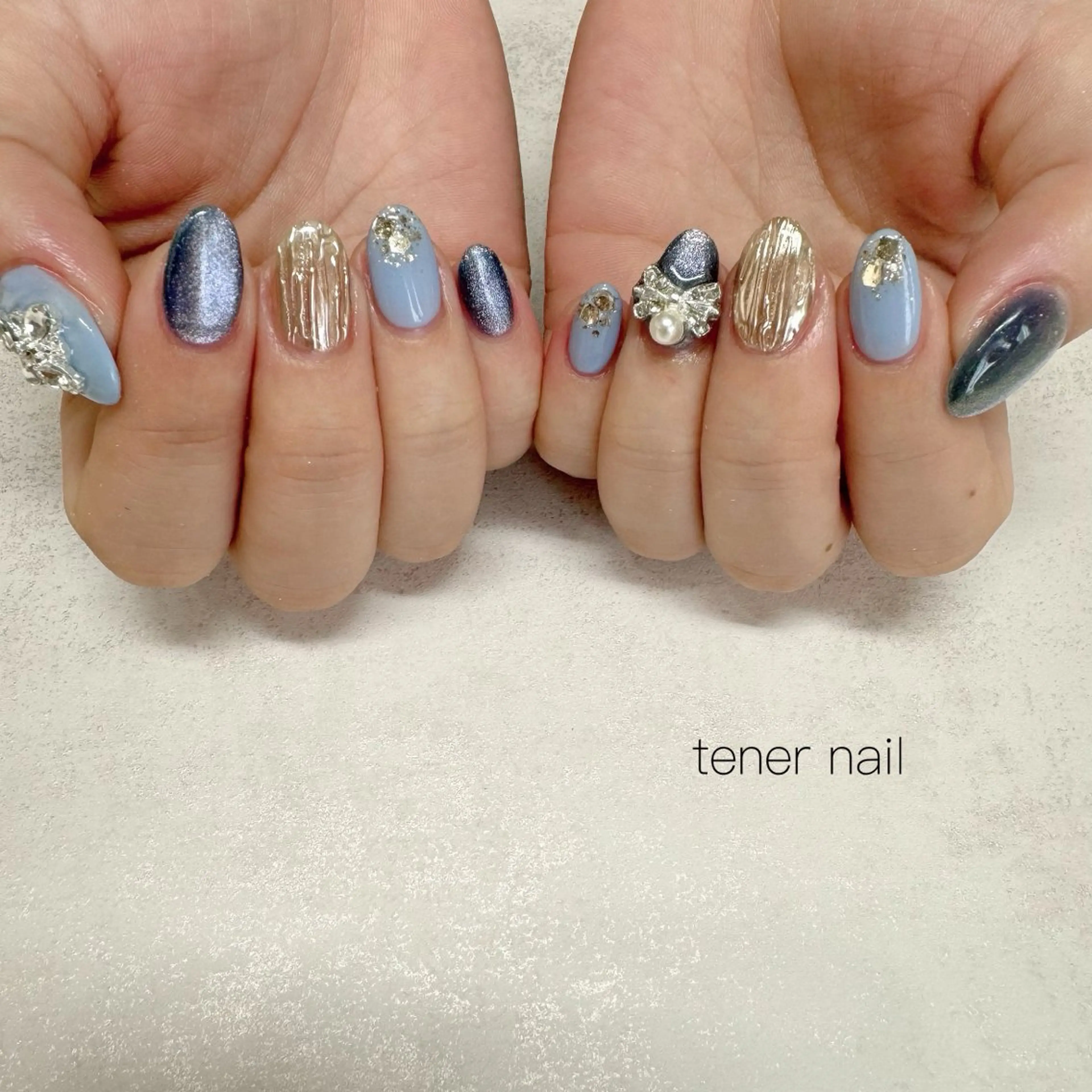 ネイル ニュアンスネイル シルバー ハンドネイル tener  nail  テネルネイル所属・テネルネイル tener nailのネイルデザイン