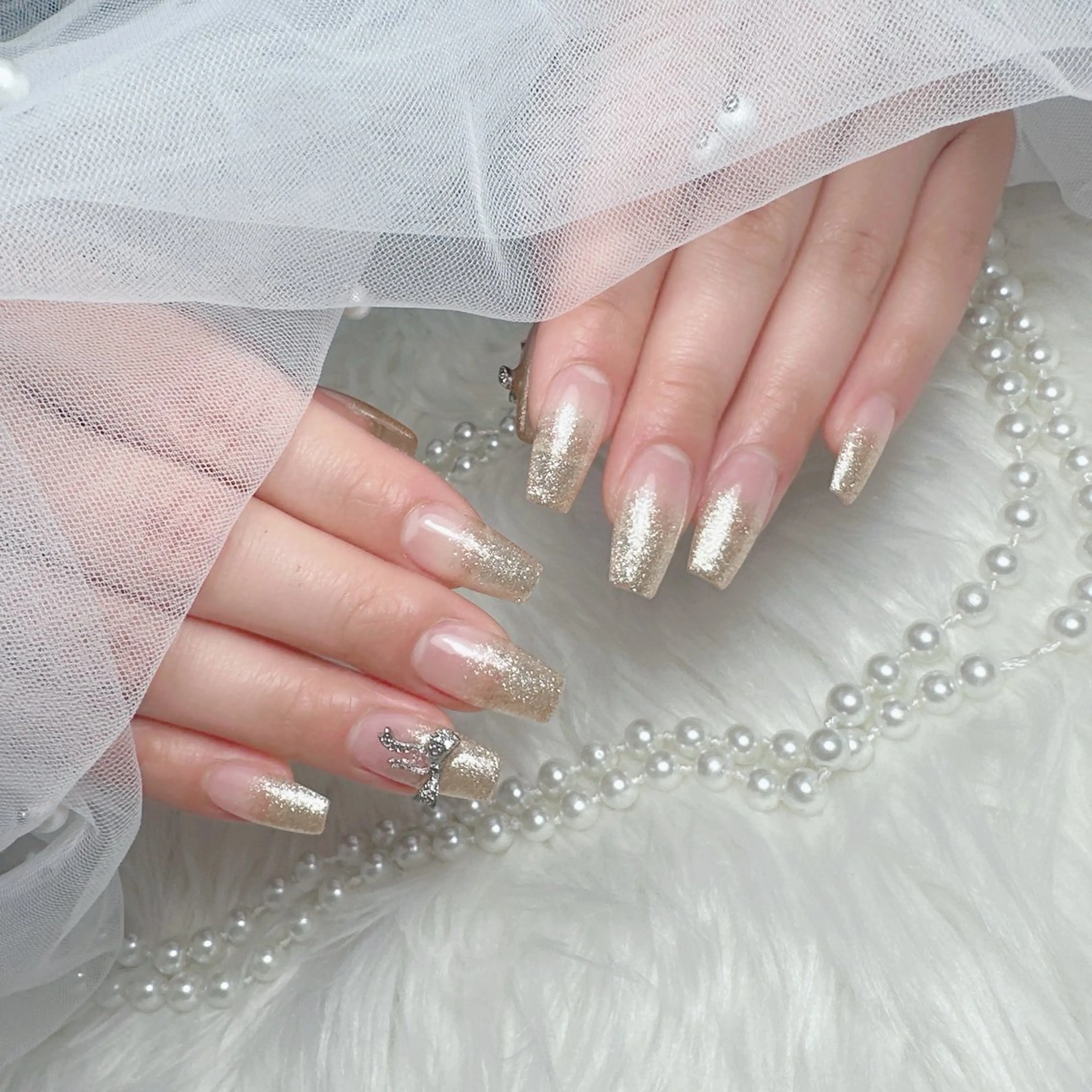 ネイル アートネイル ジェルネイル グラデーション キラキラネイル ラメ(グリッター) ハンドネイル Viola. 優花のネイルデザイン