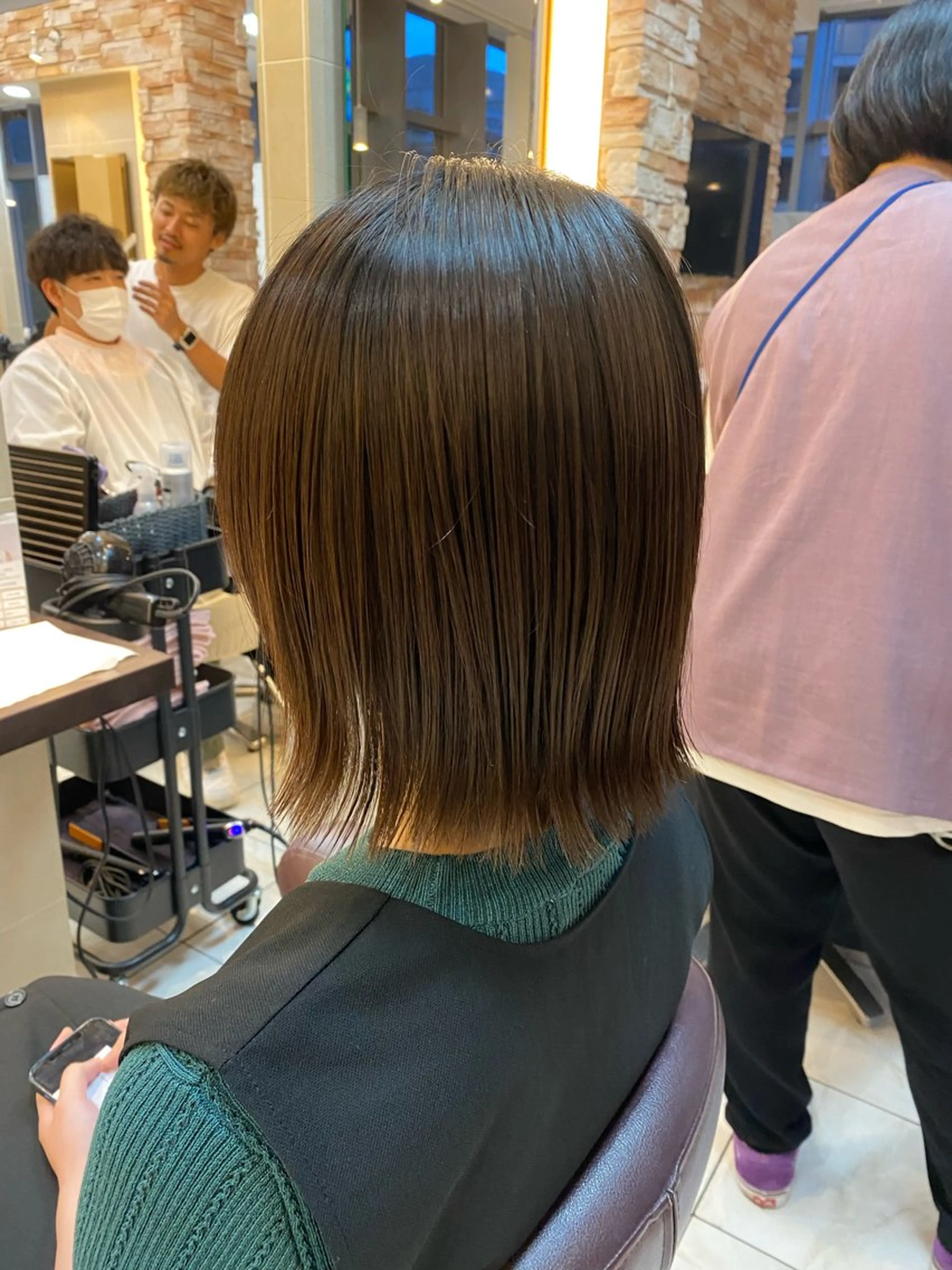 セミロング セミロングパーマ ボブ ハイライト 髪質改善 外ハネヘア ⭐️透明感カラー/ パーマ⭐️宮野翔のヘアスタイル