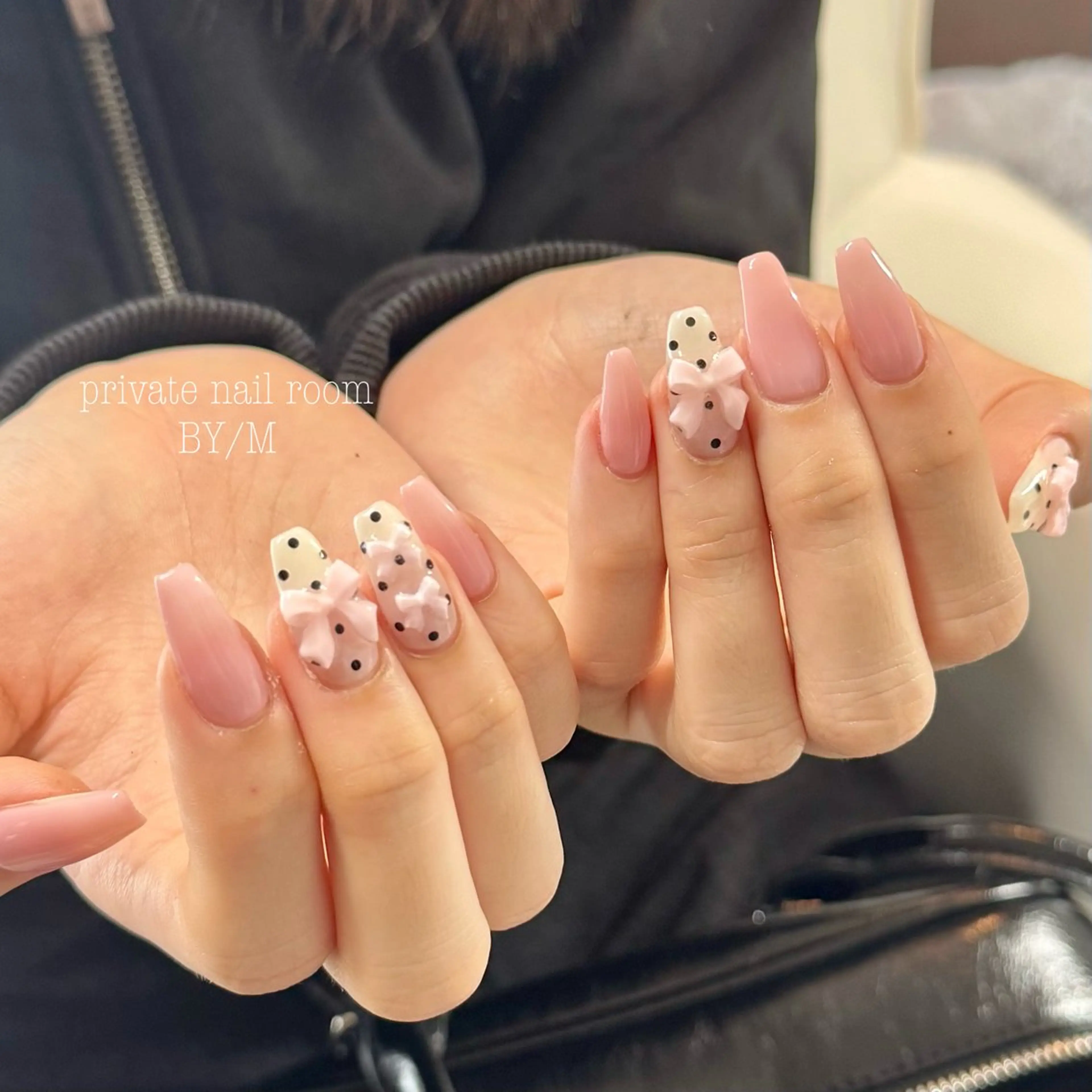 ネイル ドット 持ち込み ピンク リボン ハンドネイル BY / Mのネイルデザイン