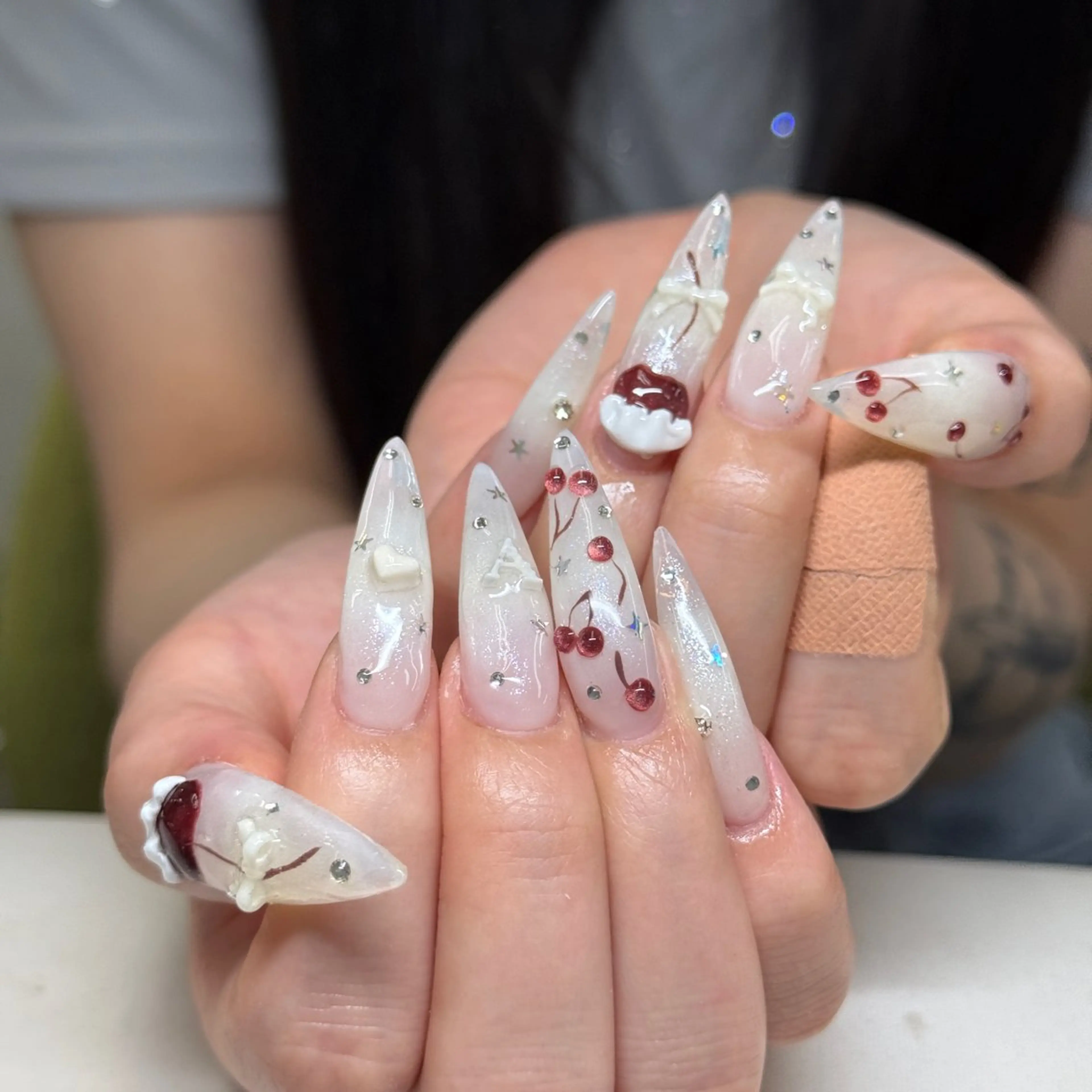 ネイル アートネイル オーロラネイル チークネイル 長さ出し フットネイル ハンドネイル Anh 高田馬場のネイルデザイン