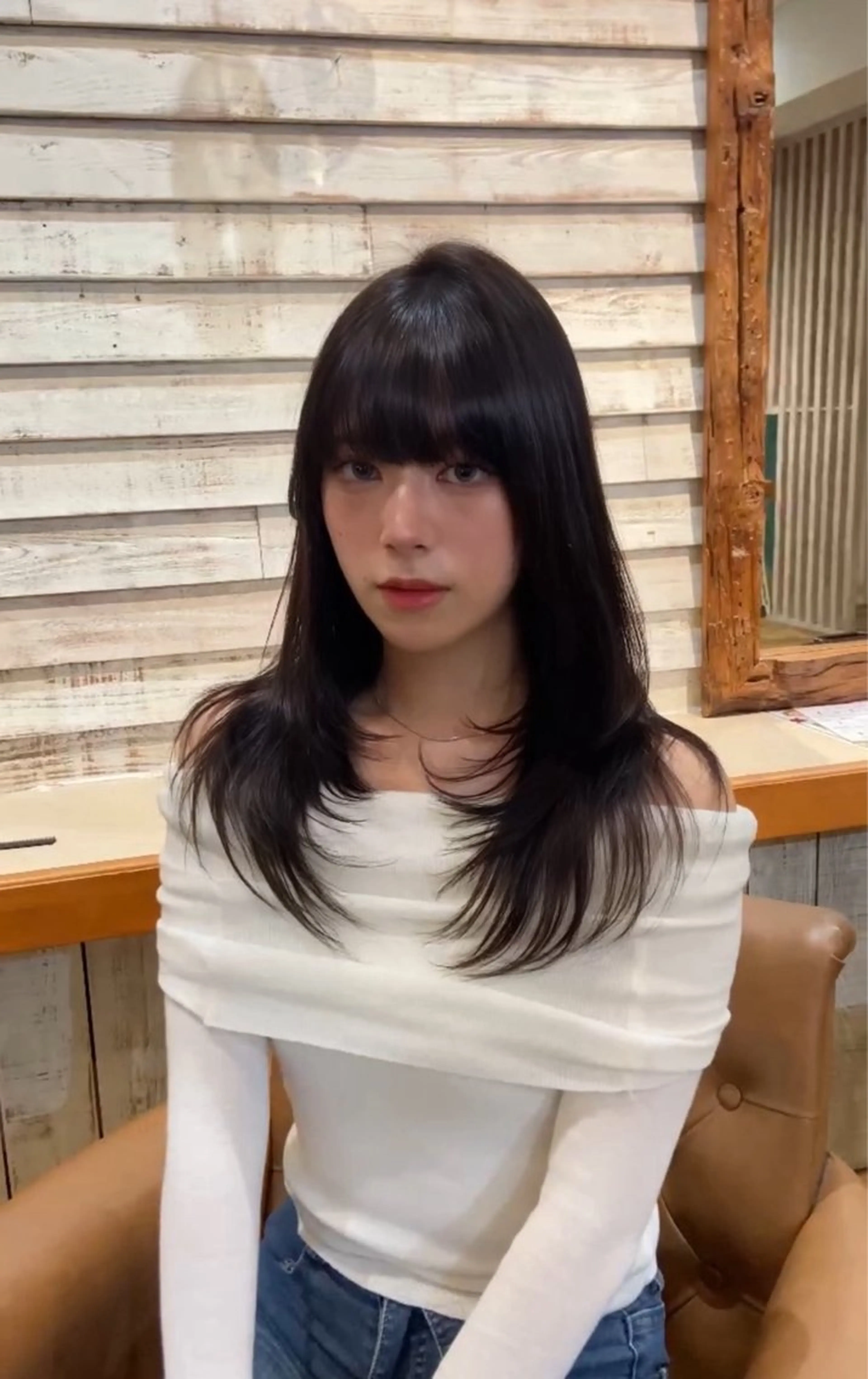 セミロング カット 舩尾 凌のヘアスタイル