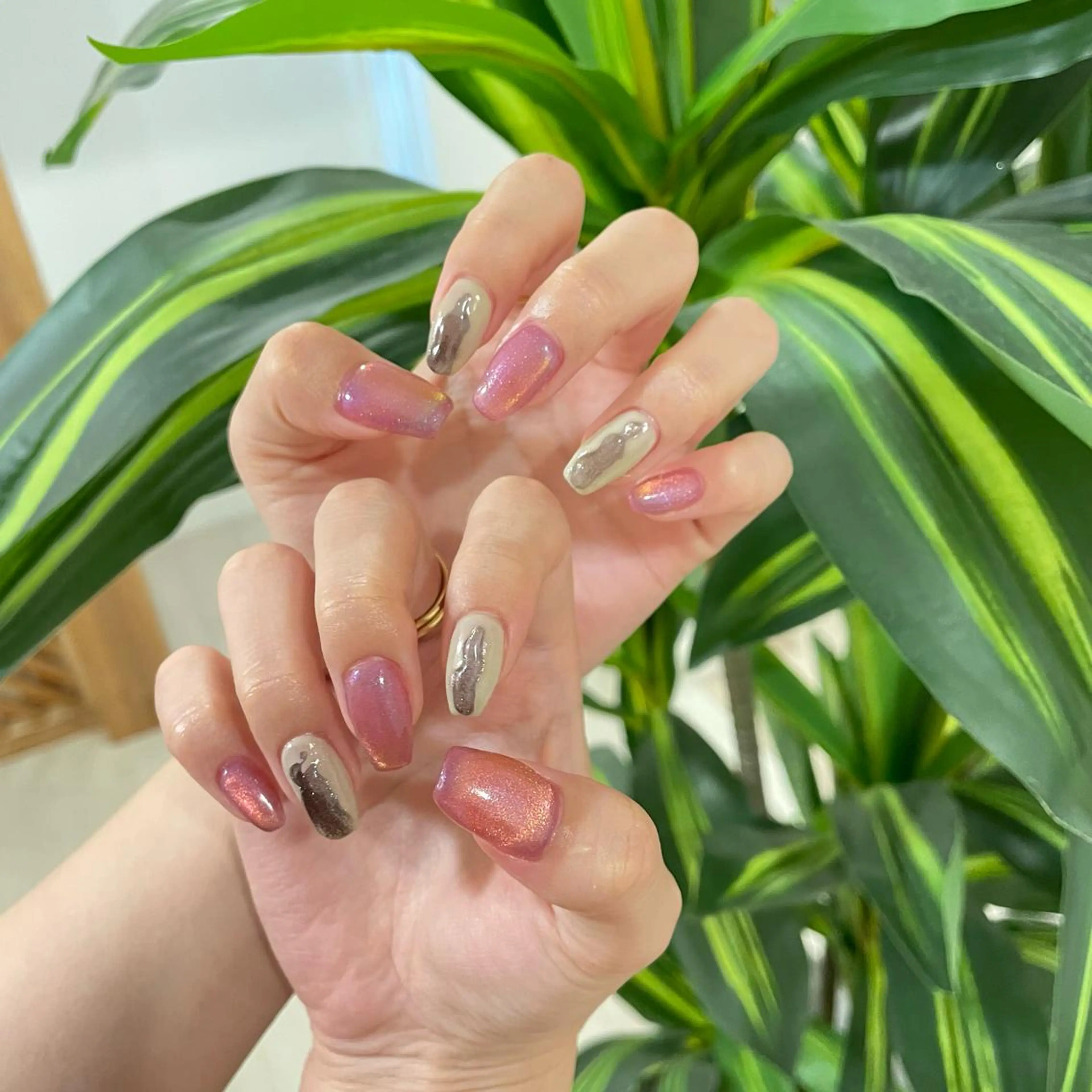 ネイル マグネットネイル シンプルネイル ハンドネイル bylaki_ haruka(K)のネイルデザイン