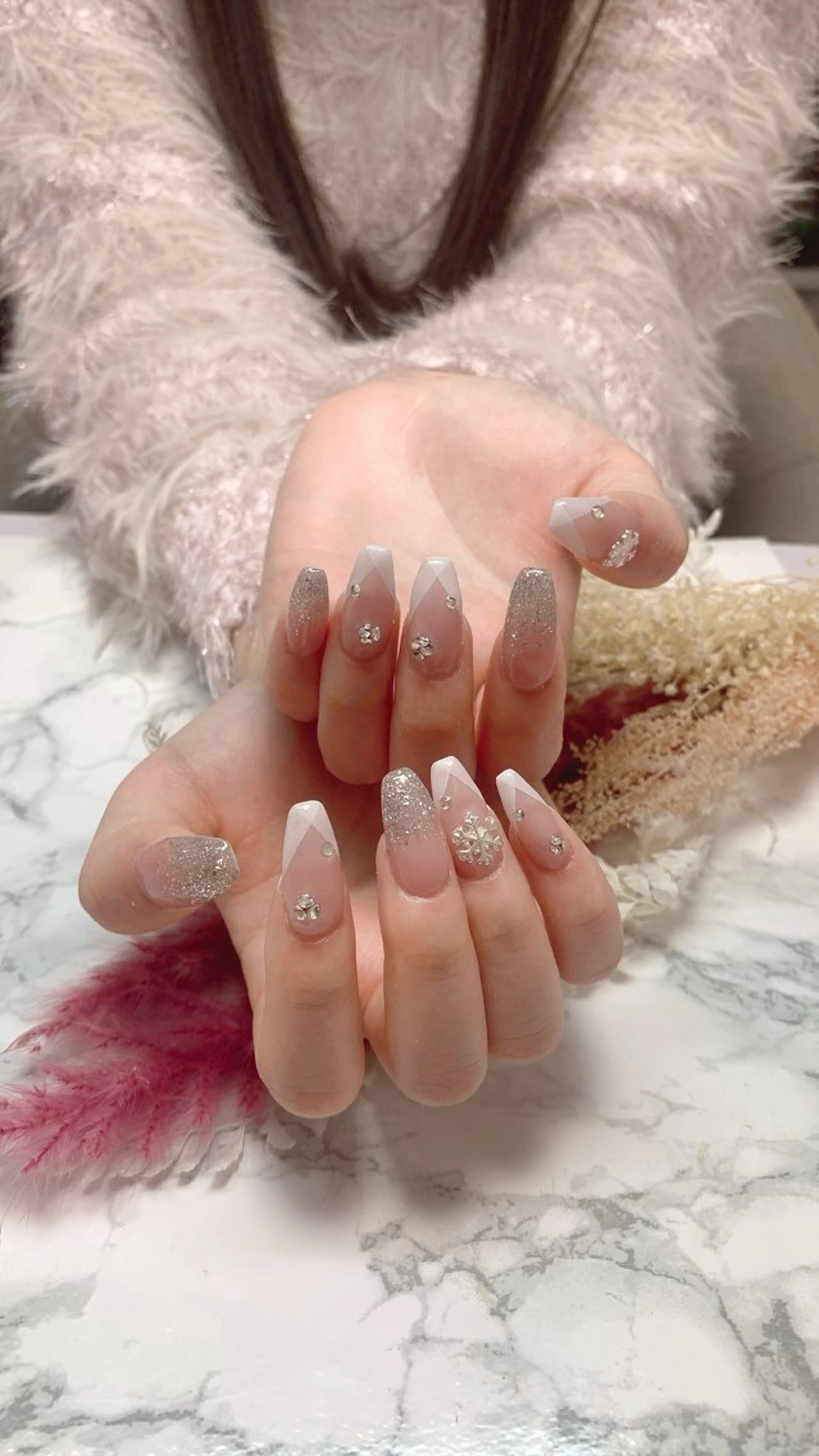 ネイル ハンドネイル はな💎ネイル ワンホン、長さ出しのネイルデザイン