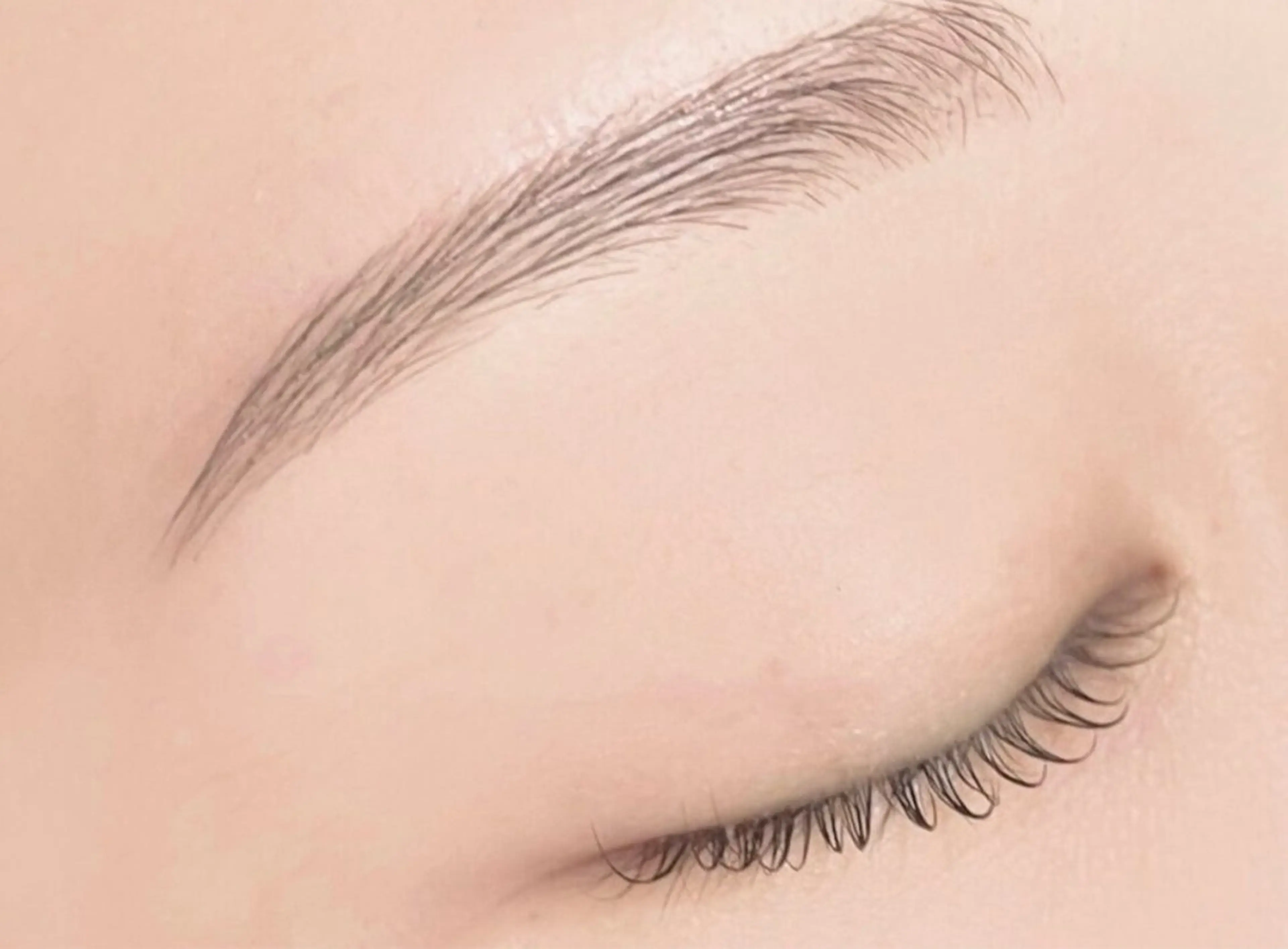 アイブロウ ワックス脱毛 Makea高崎店所属・西尾 和花の眉毛・アイブロウイメージ