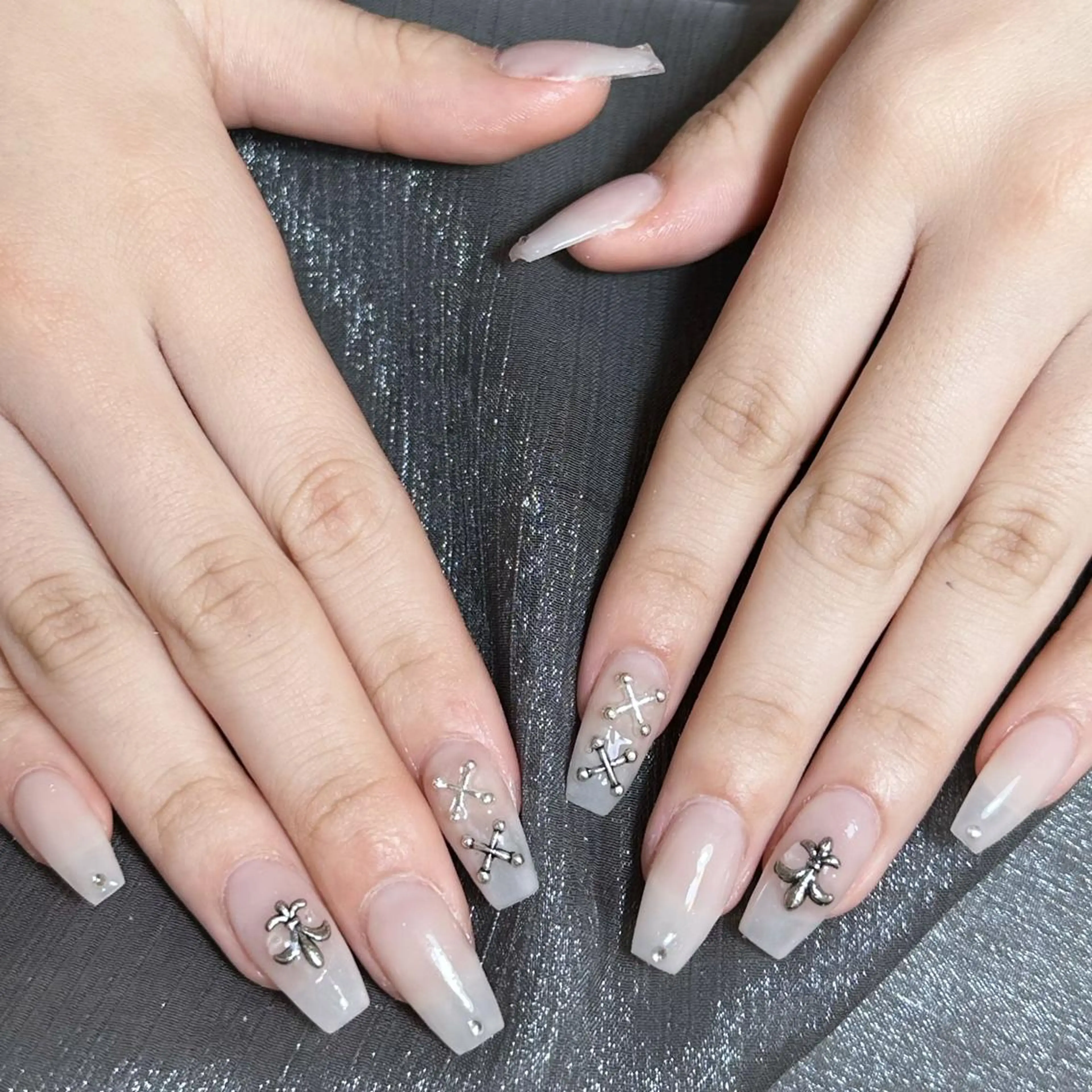 ネイル アートネイル オーロラネイル ガーリー キラキラネイル 韓国ネイル ハンドネイル DIANMOND NAIL🌸のネイルデザイン