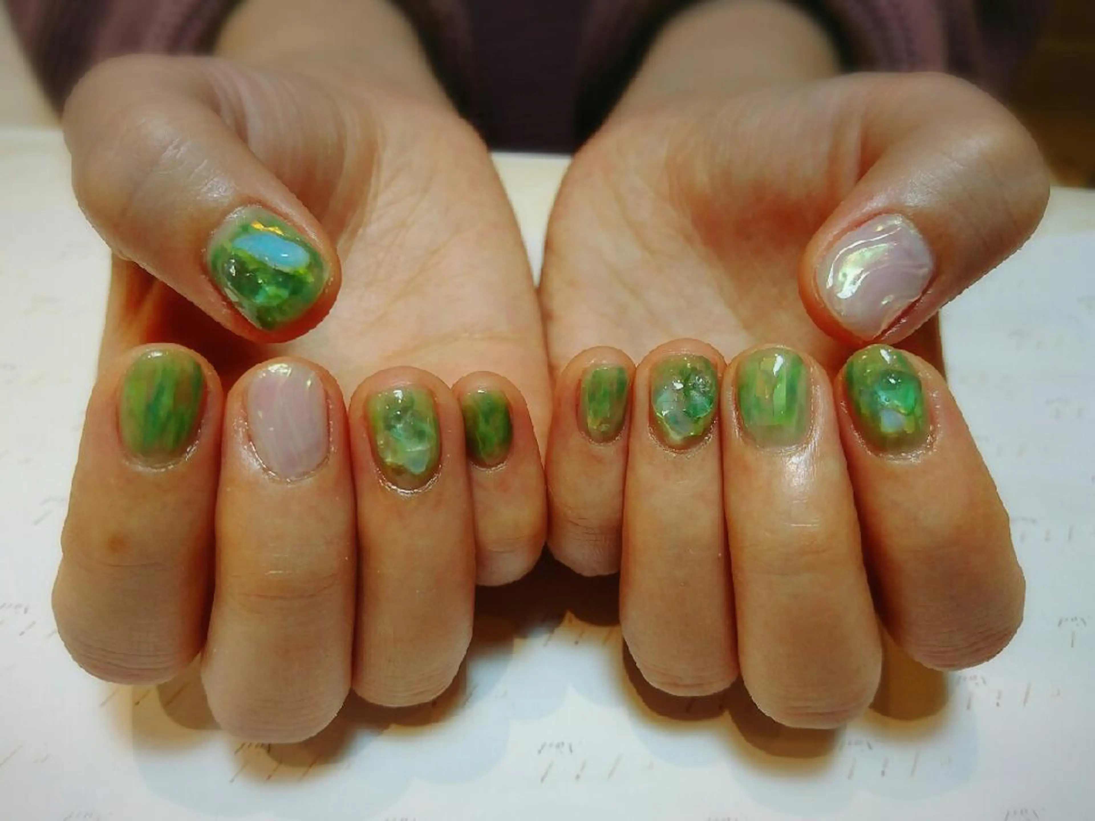 ネイル オーロラネイル 持ち込み みー shakushiroのネイルデザイン