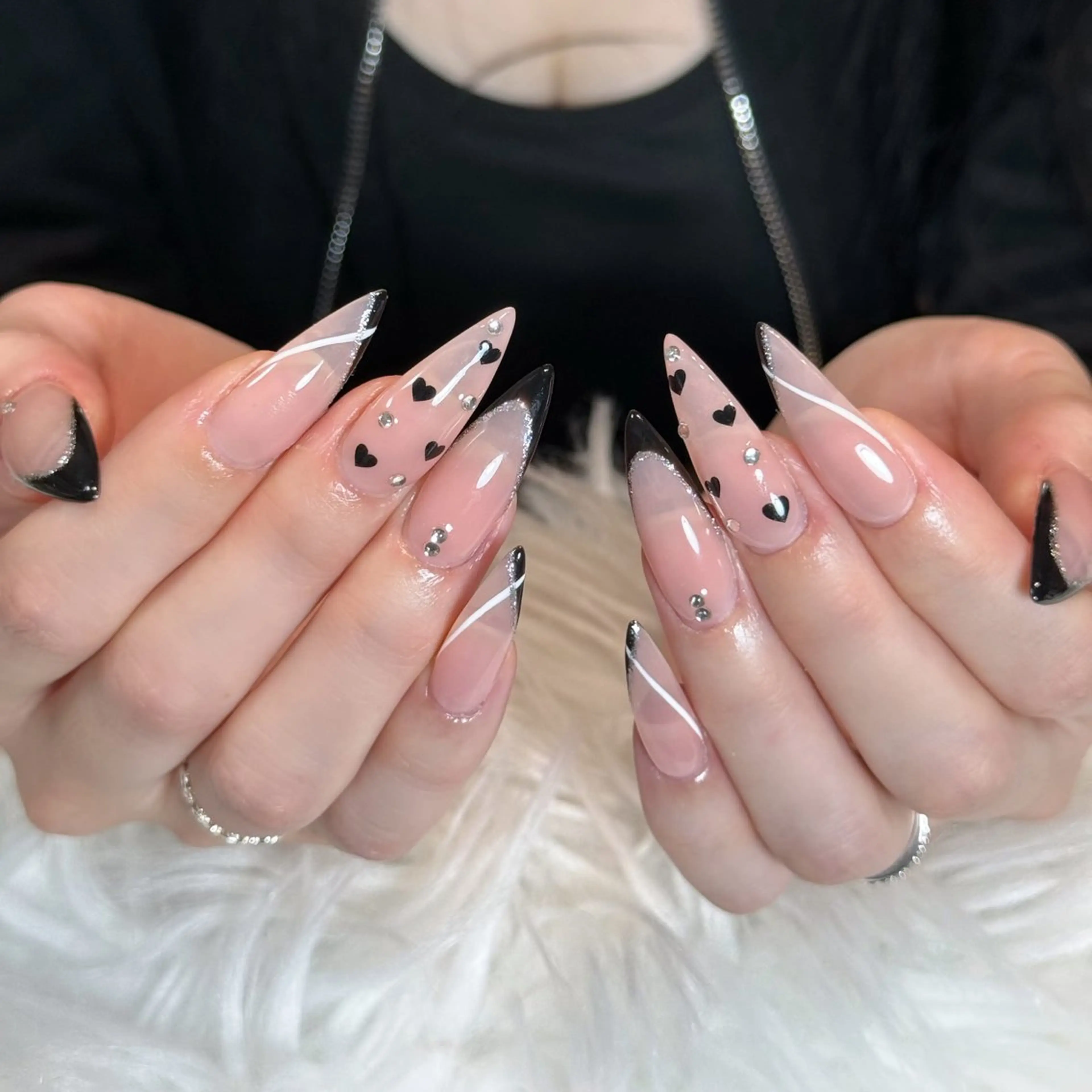 ネイル フレンチネイル ジェルネイル キラキラネイル 韓国ネイル マグネットネイル Julli NailStudioのネイルデザイン
