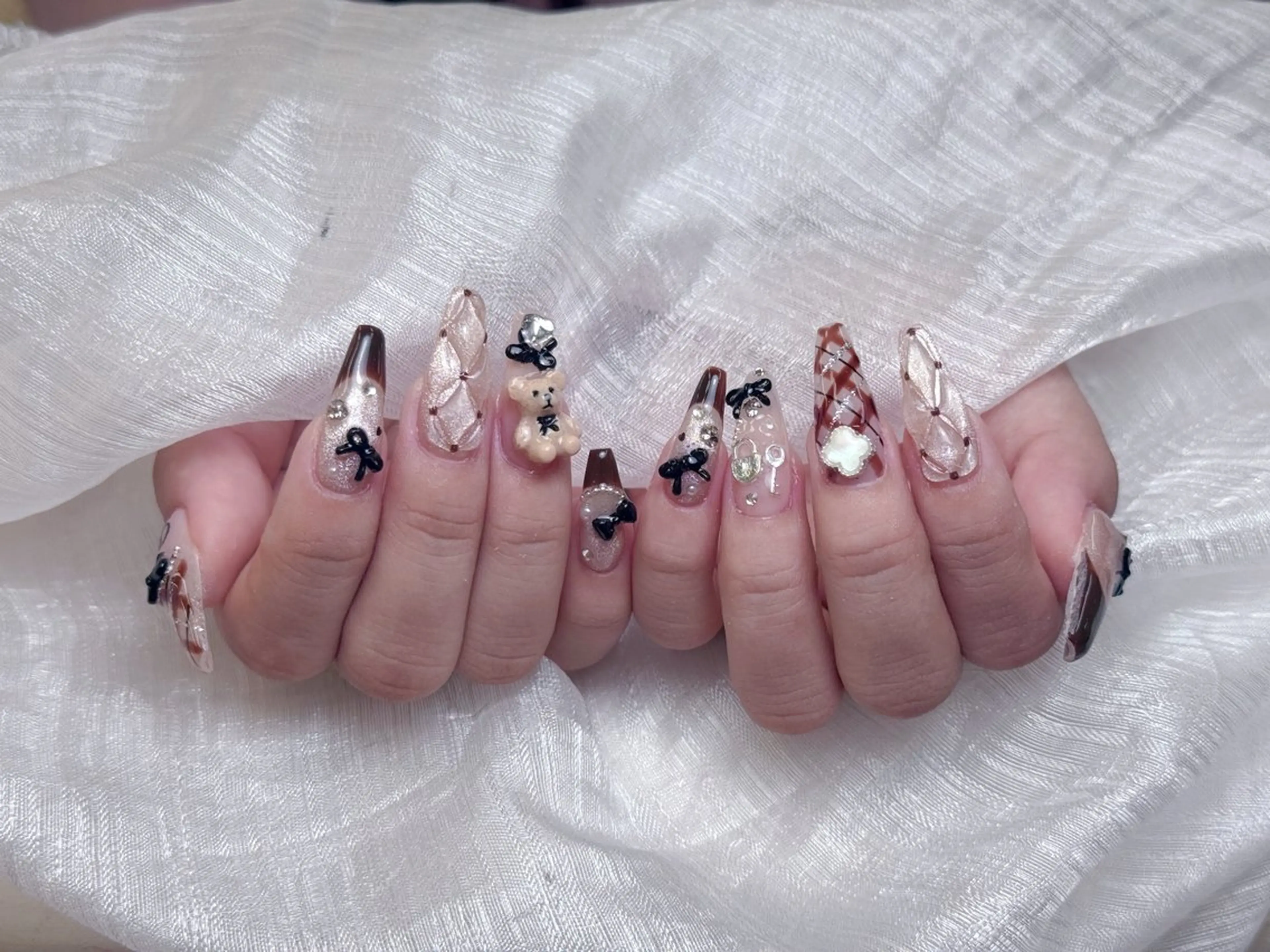 ネイル アートネイル 成人式 ジェルネイル ニュアンスネイル 夏ネイル ハンドネイル Jenn Nail_ ヘビのネイルデザイン