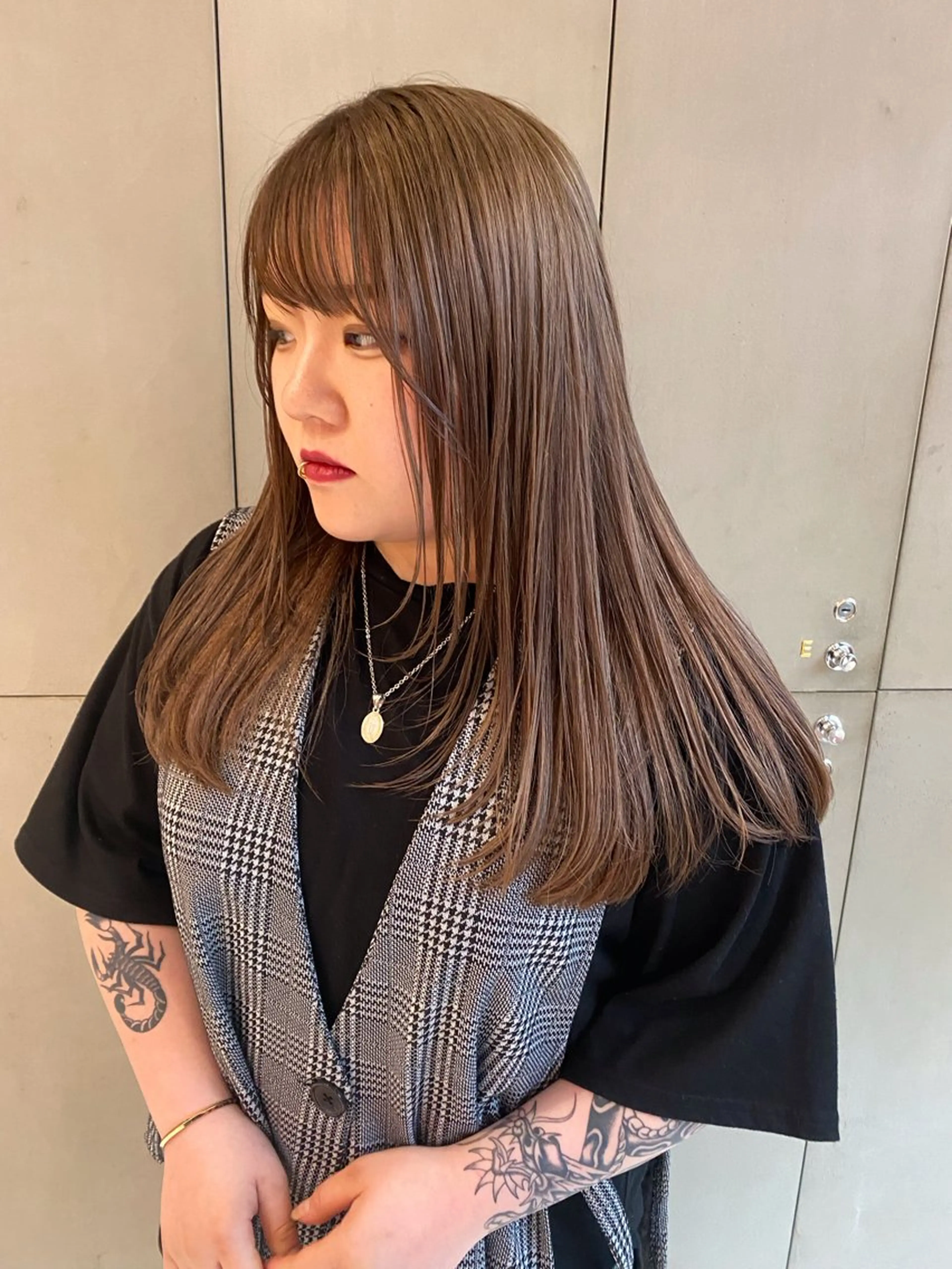 ロング カラー 顔まわりレイヤー レイヤーカット カット ヘアカラー D'na ディーナのヘアスタイル