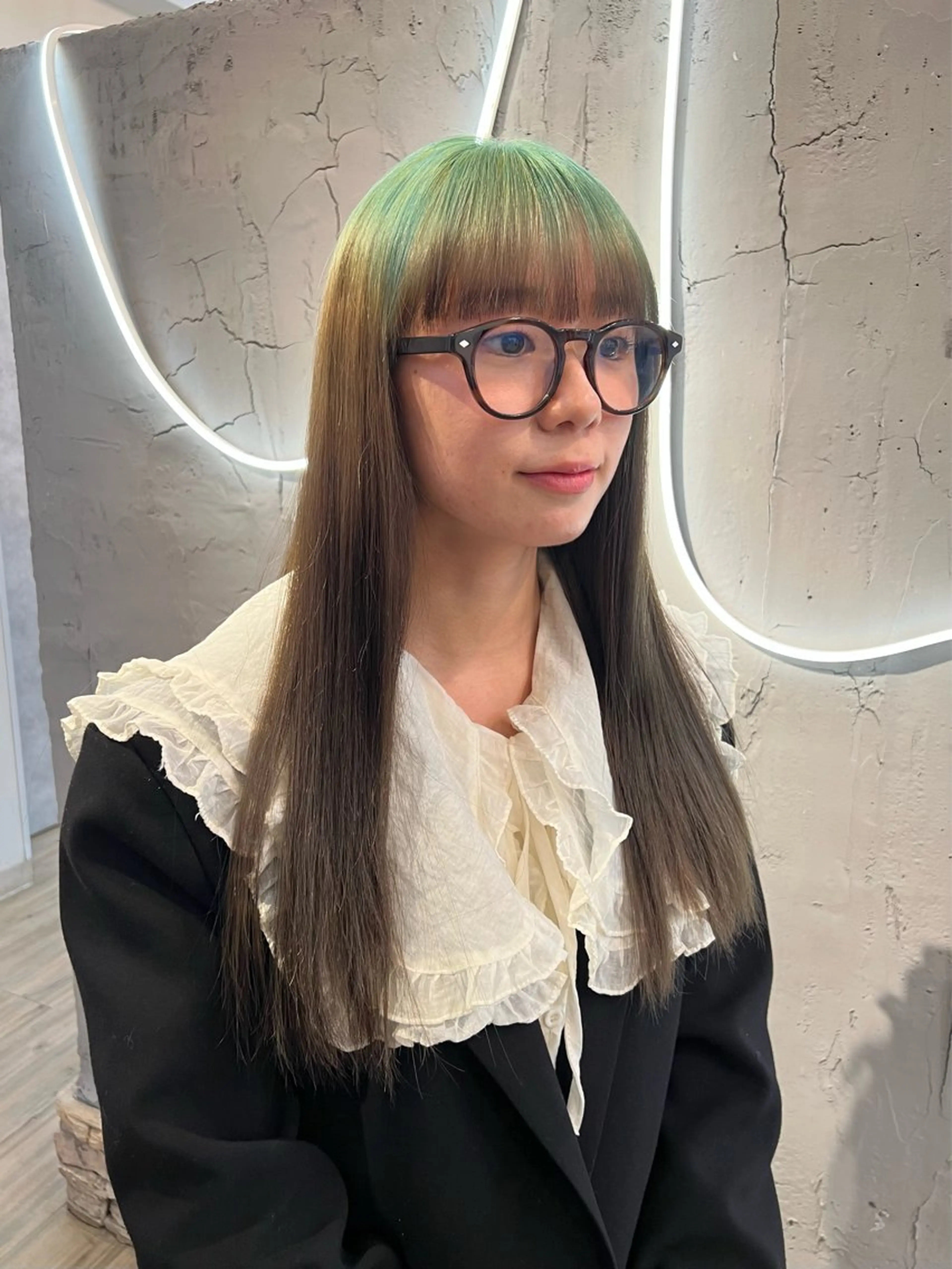 セミロング カラー ブラウンカラー チョコレートブラウン 透明感カラー デザインカラー ミント ヘアカラー トリートメント いぐちしょうた🫧 VISAGEbaskのヘアスタイル