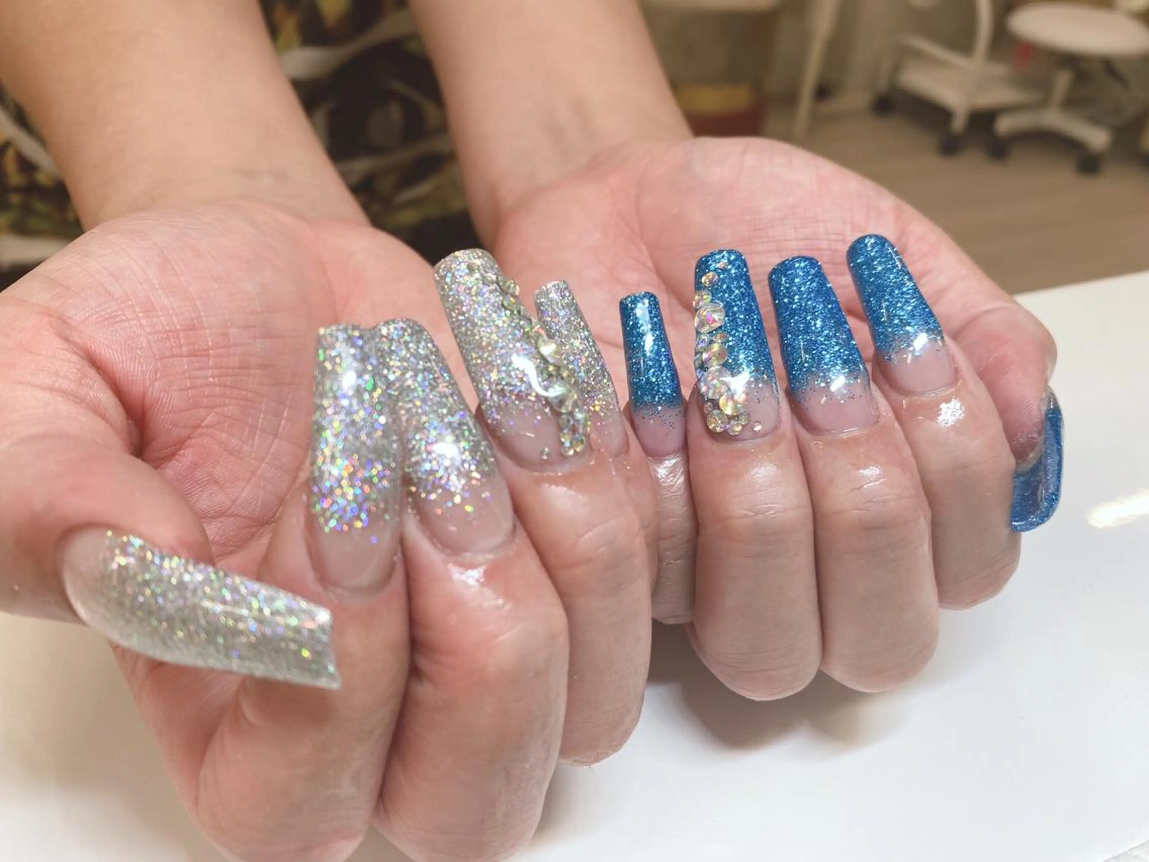 ネイル 長さ出し フットネイル フレンチネイル ジェルネイル キラキラネイル ハンドネイル salon  Lilou所属・salon Lilouのネイルデザイン