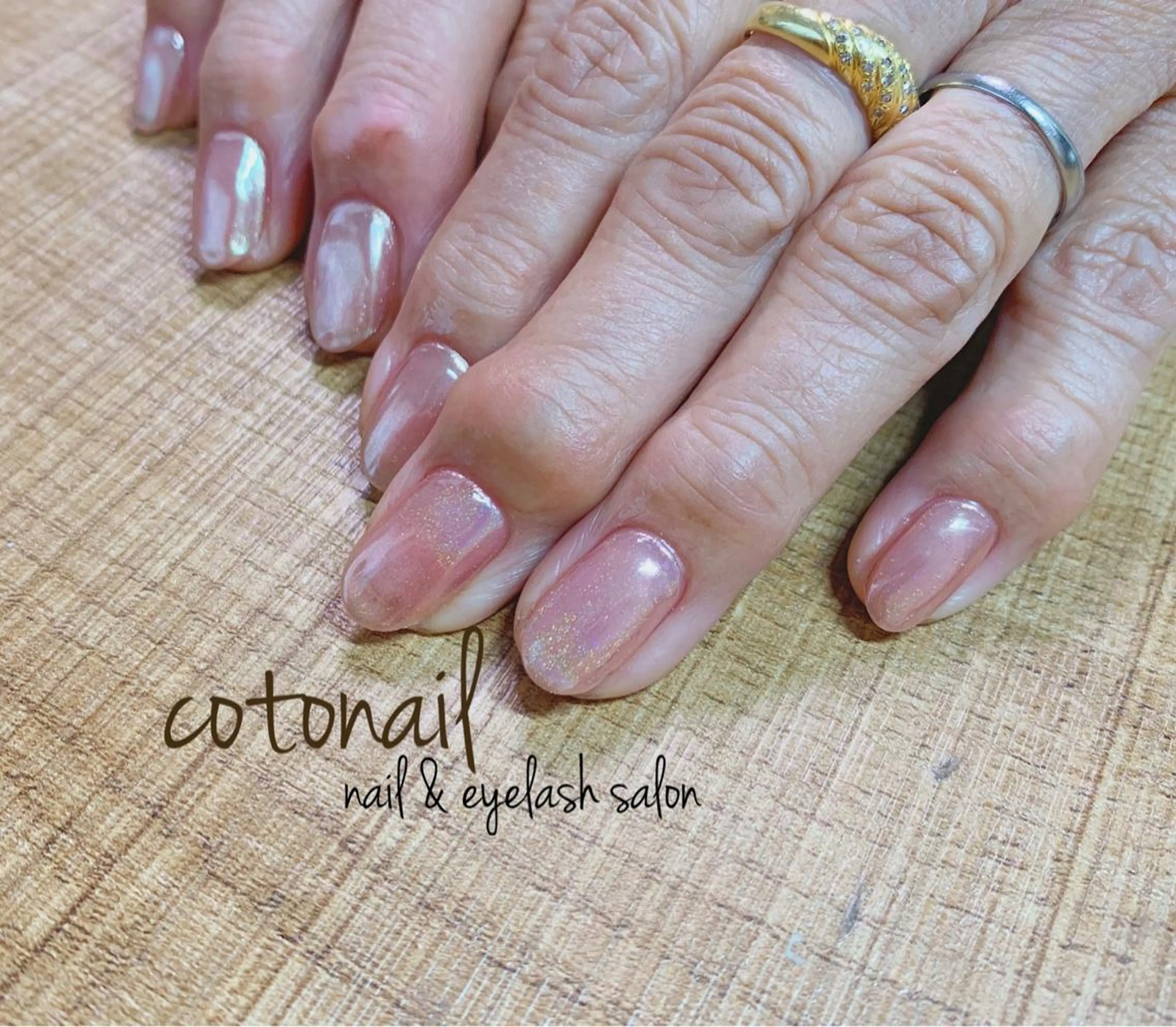 ミディアム ネイル アートネイル ツメトマツゲ .のネイルデザイン