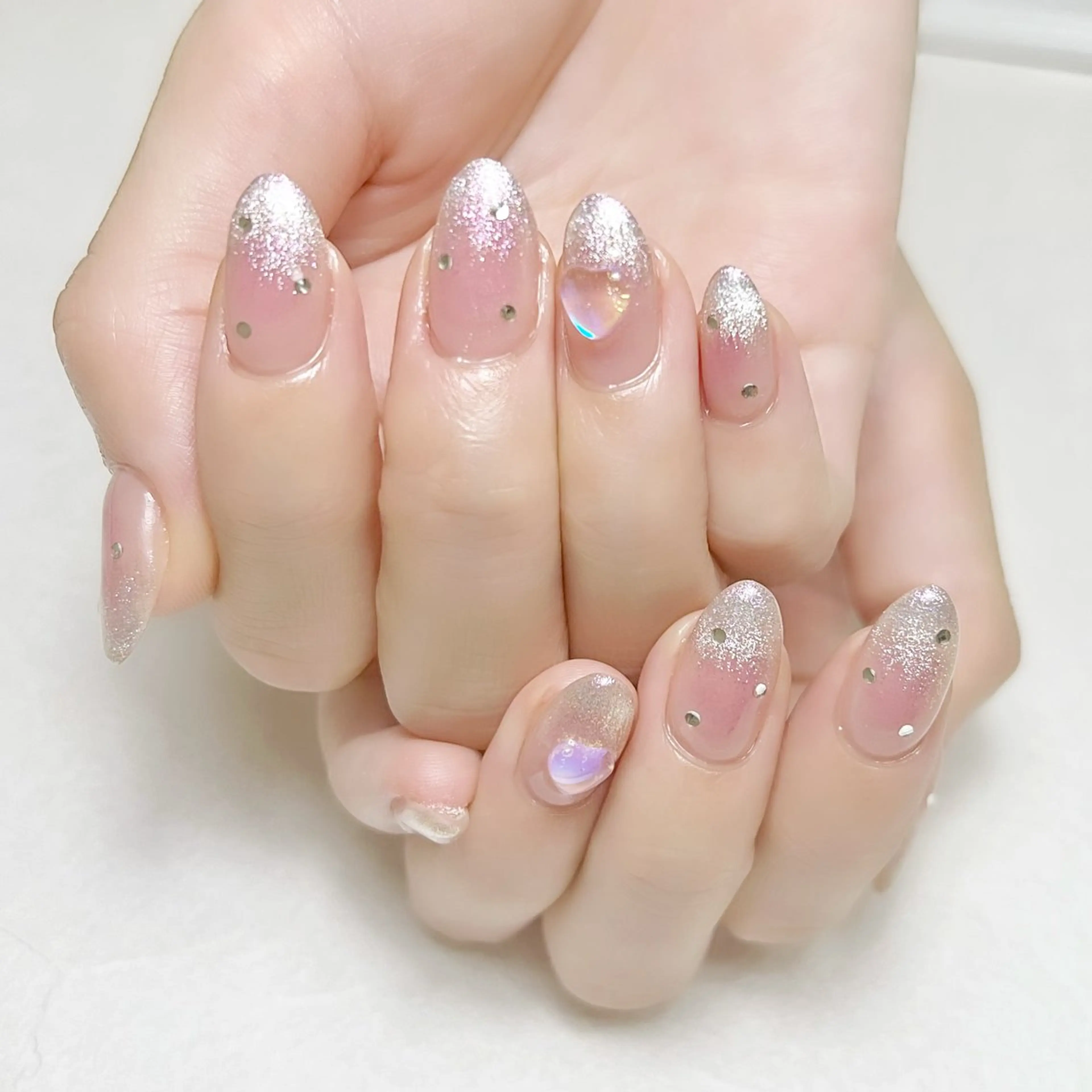 ネイル チークネイル キラキラネイル マグネットネイル ピンク ワンホンネイル rouse nail RISATOのネイルデザイン