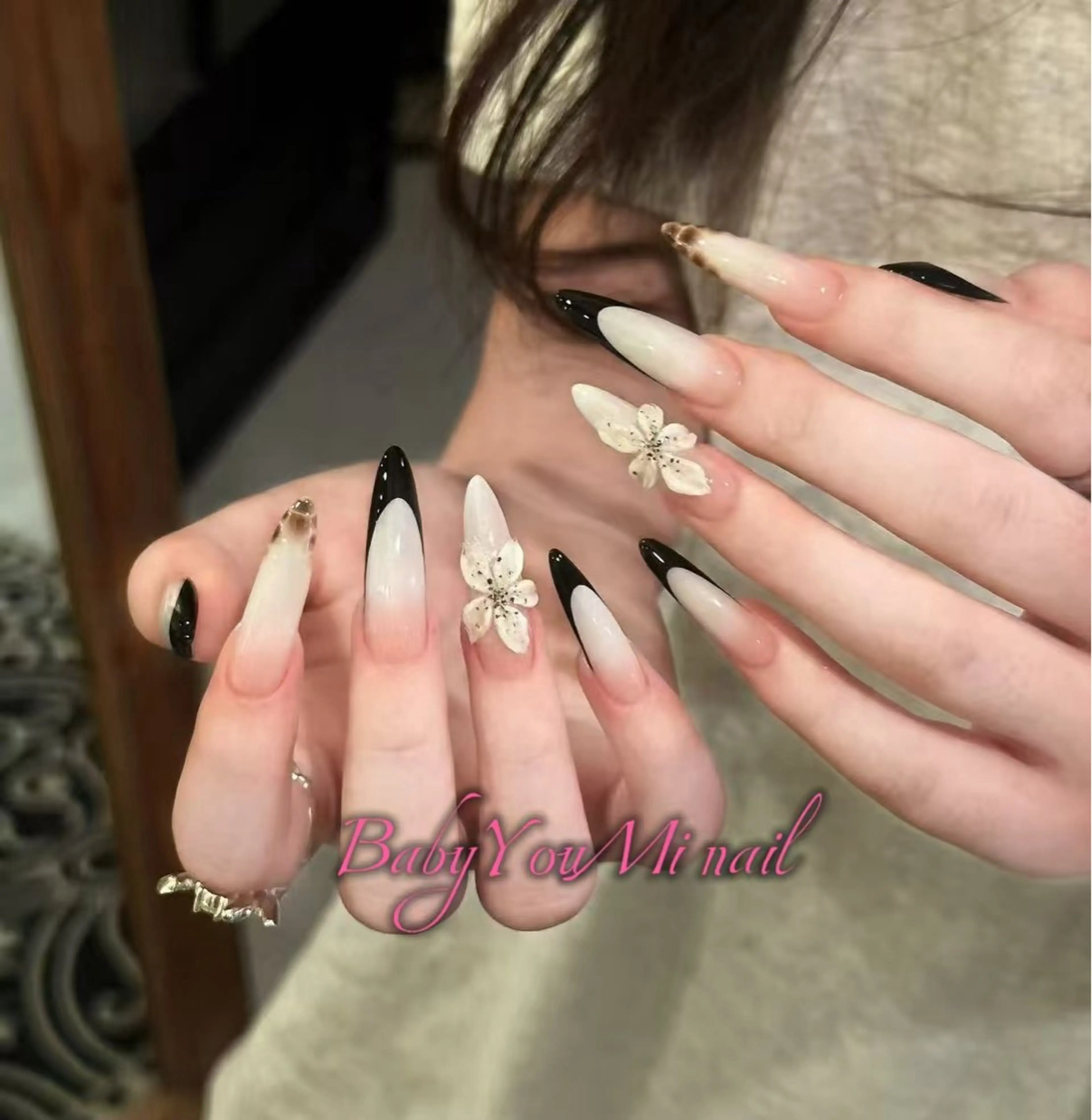 ネイル オーロラネイル フラワーネイル フットネイル フレンチネイル ジェルネイル ハンドネイル BabyYouMi nailのネイルデザイン