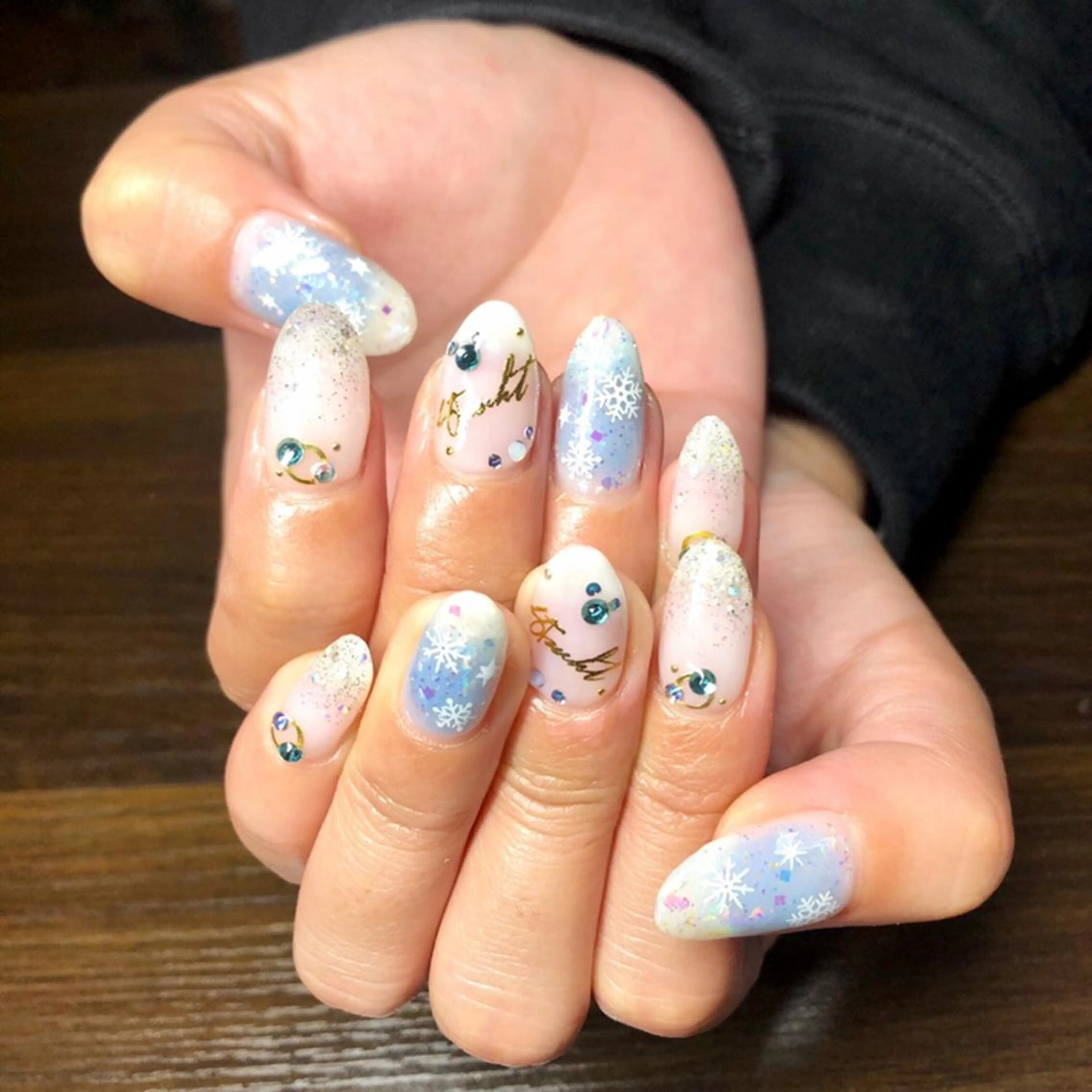 ネイル 冬ネイル luana nailのネイルデザイン