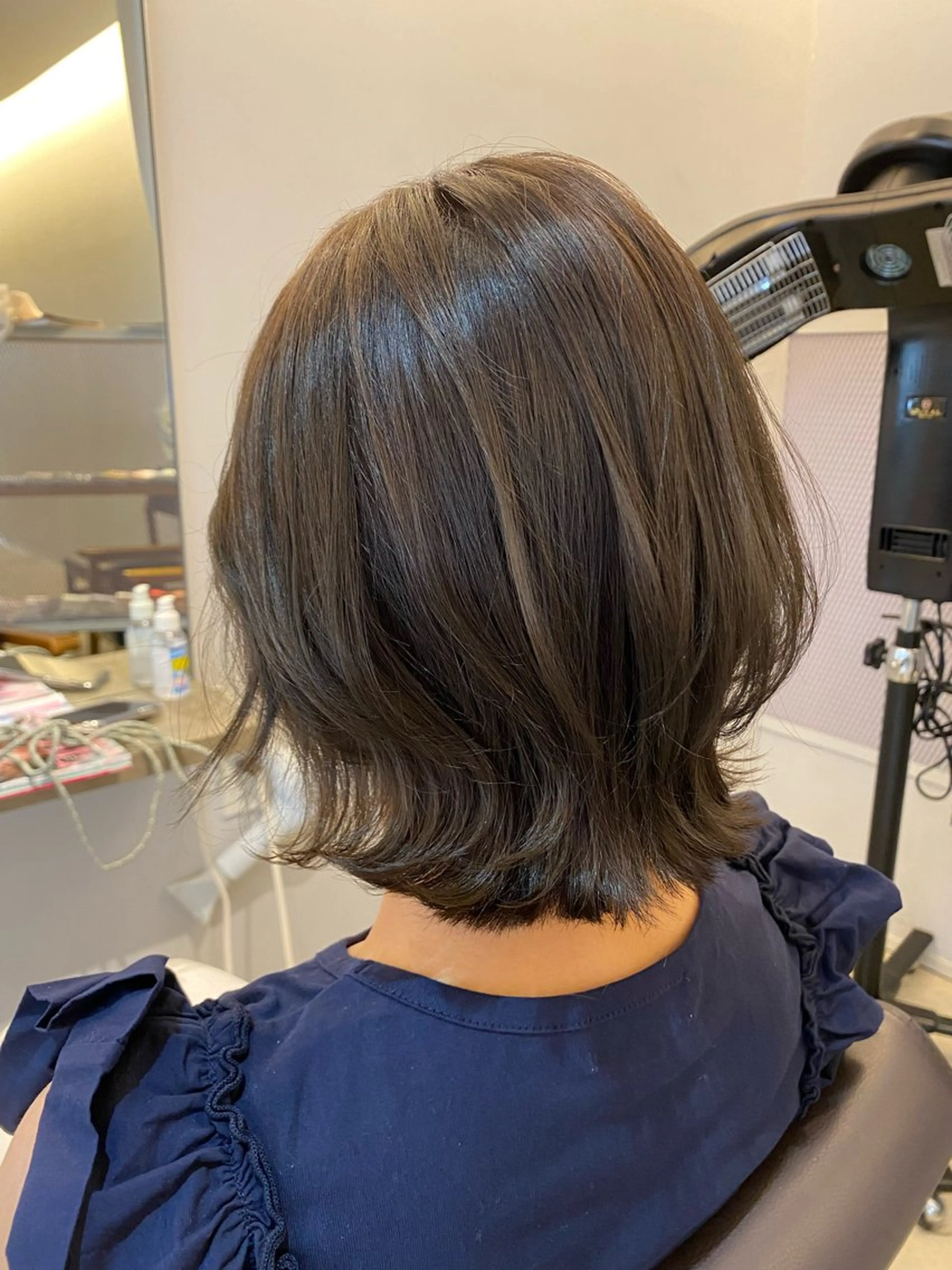 ミディアム 廣岡 采音のヘアスタイル