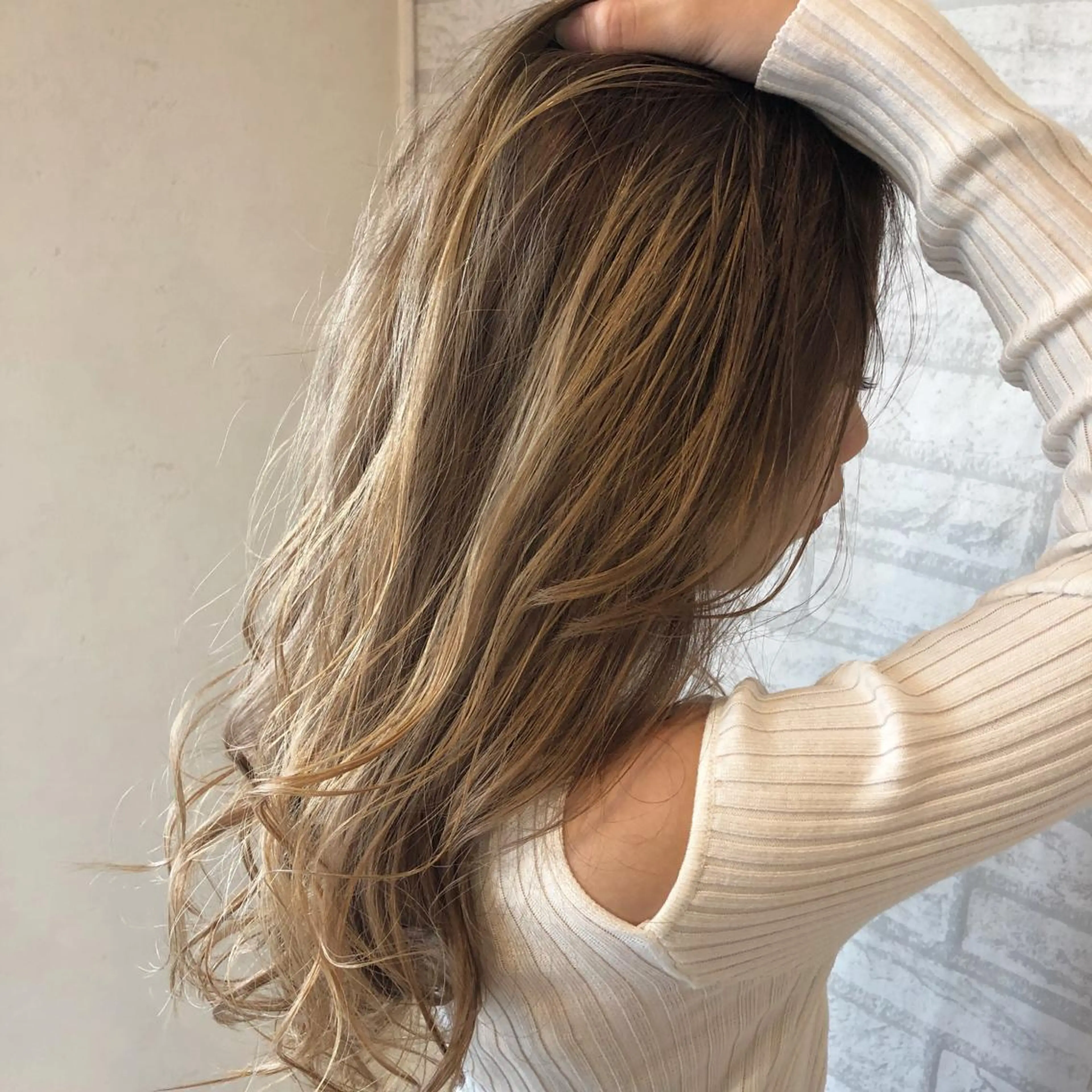 セミロング カラー ベージュカラー ブリーチ ハイトーンカラー ハイトーンベージュ 外国人風カラー カット ヘアカラー トリートメント JILBLAN京都 ショート/ハイライトのヘアスタイル