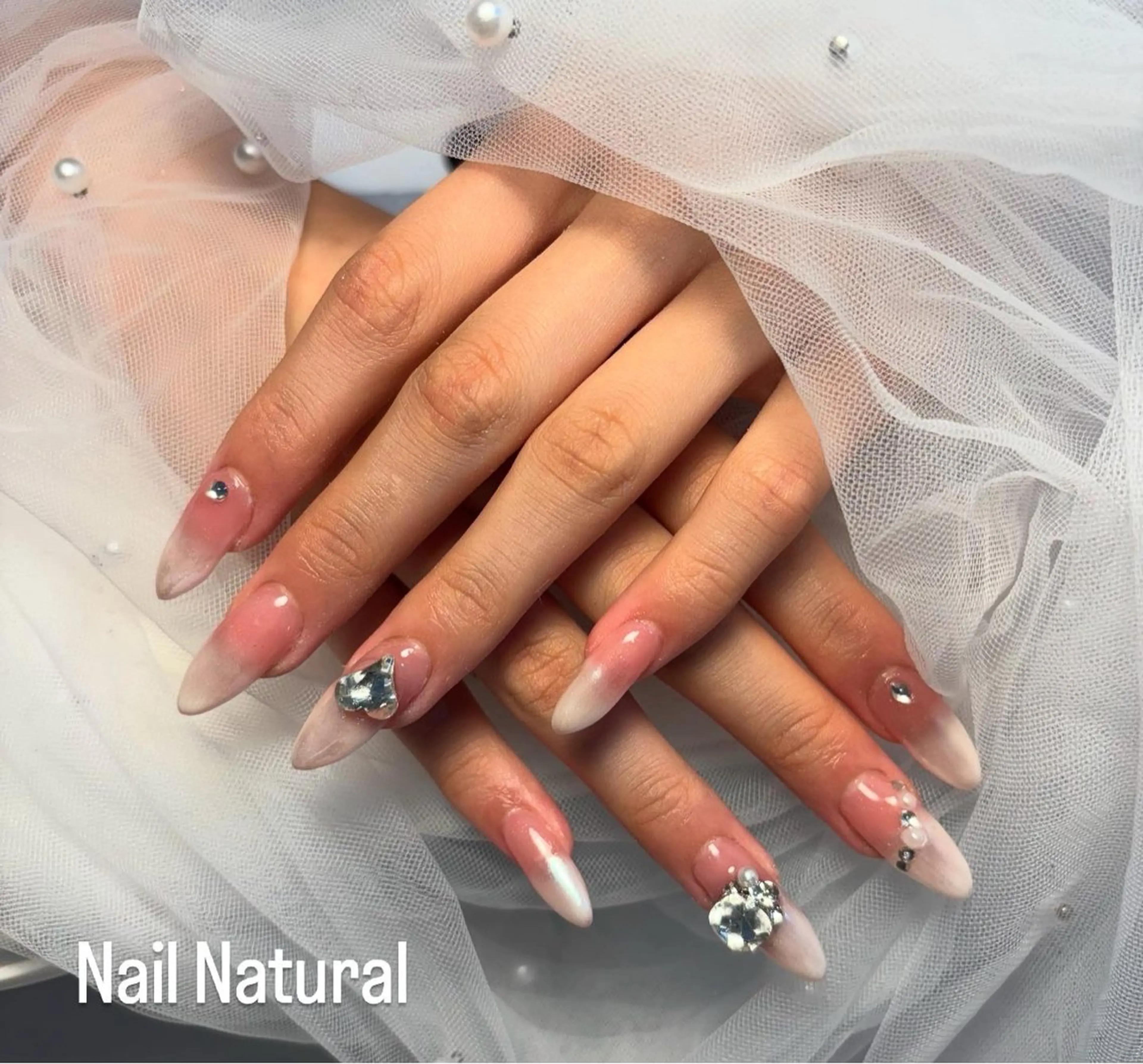 ネイル フラッシュネイル フットネイル フレンチネイル ジェルネイル ガラスフレンチ ハンドネイル Nail salon Natulalのネイルデザイン