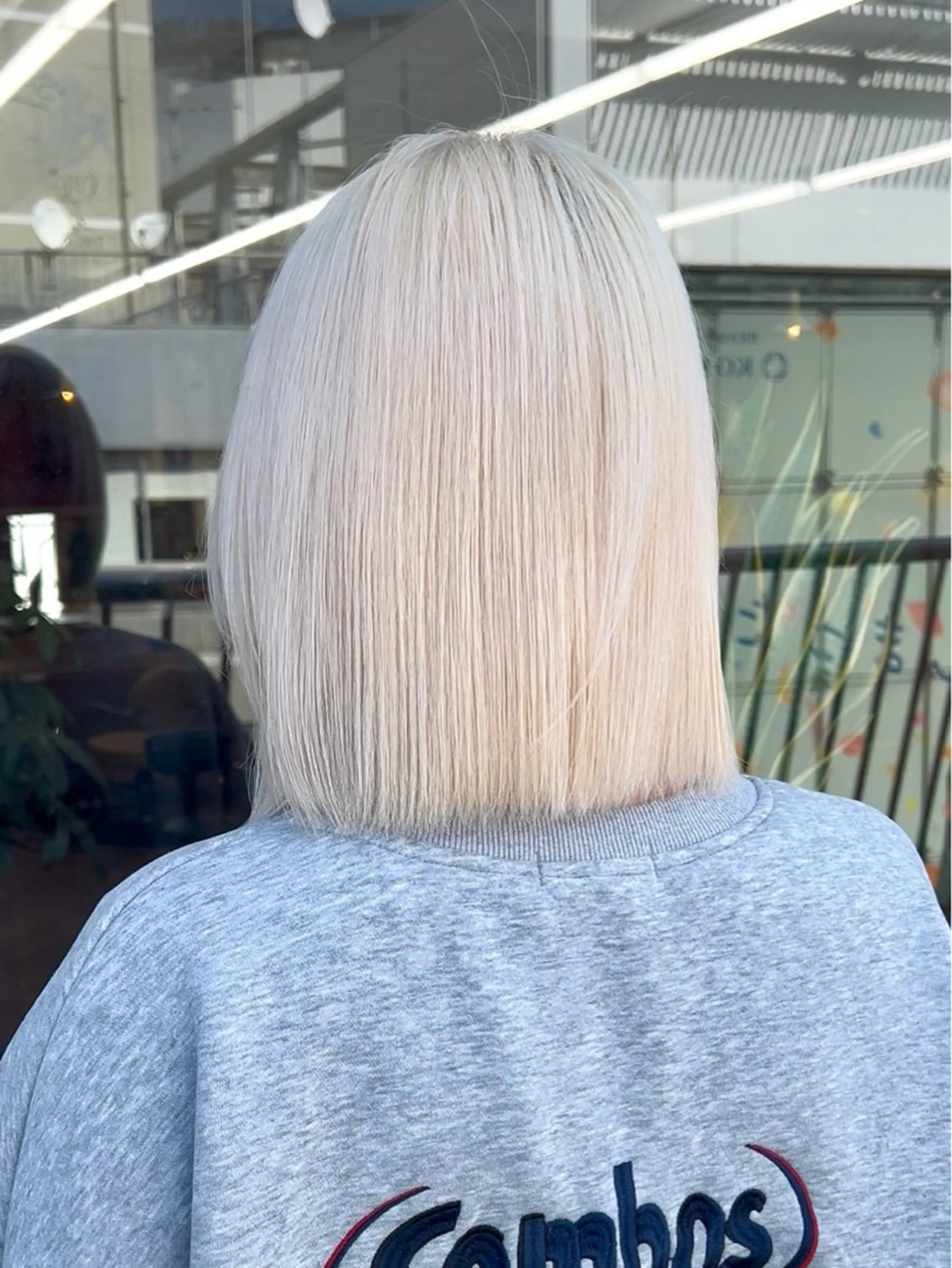 ミディアム カラー ブリーチ ブロンド ケアブリーチ 透明感カラー ダブルカラー ヘアカラー トリートメント ヘアセット レイヤー専門家 ダブルカラー修のヘアスタイル