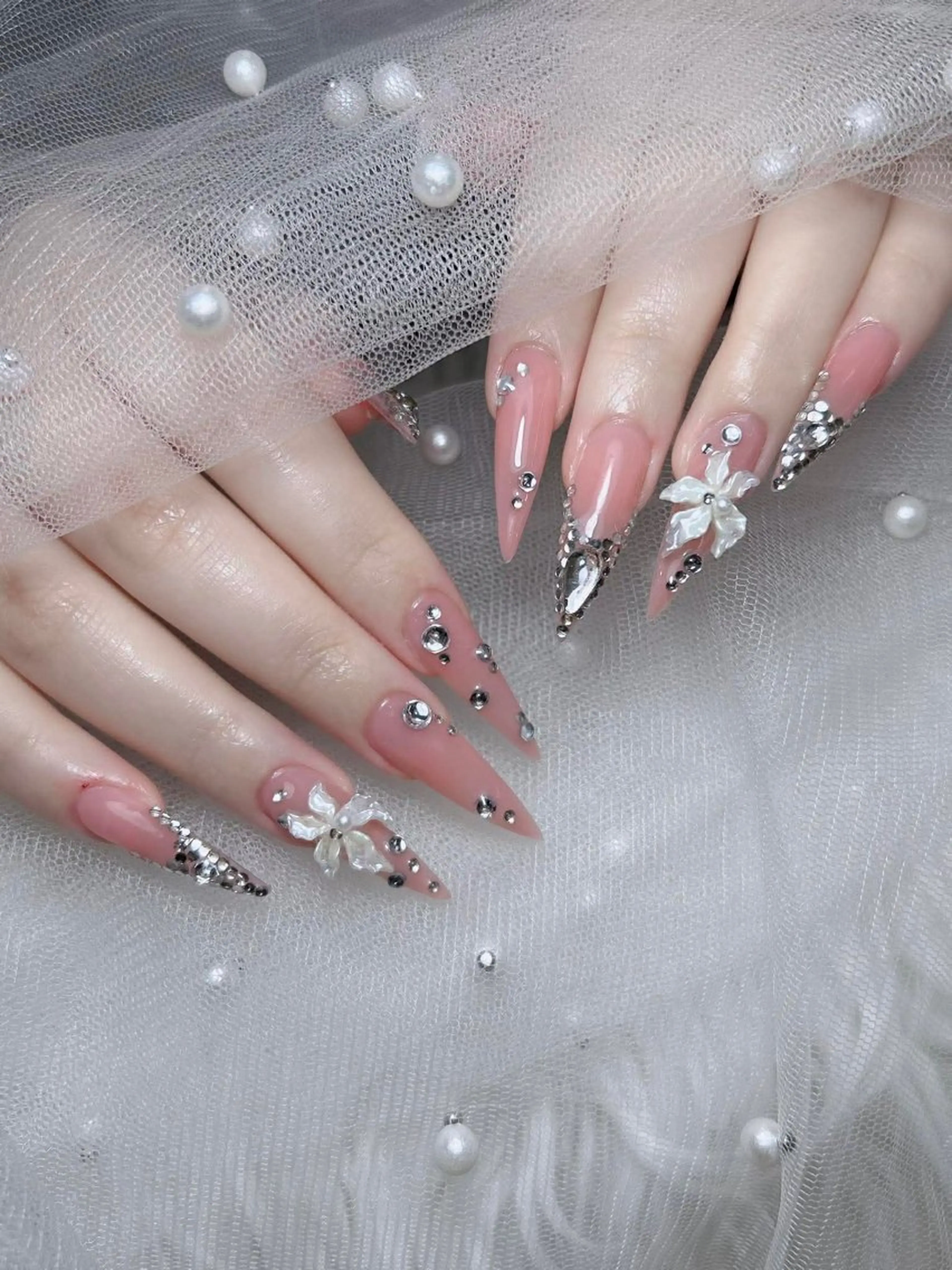 ネイル オーロラネイル チークネイル 長さ出し フレンチネイル グラデーション ハンドネイル Lumi Shinokuboのネイルデザイン