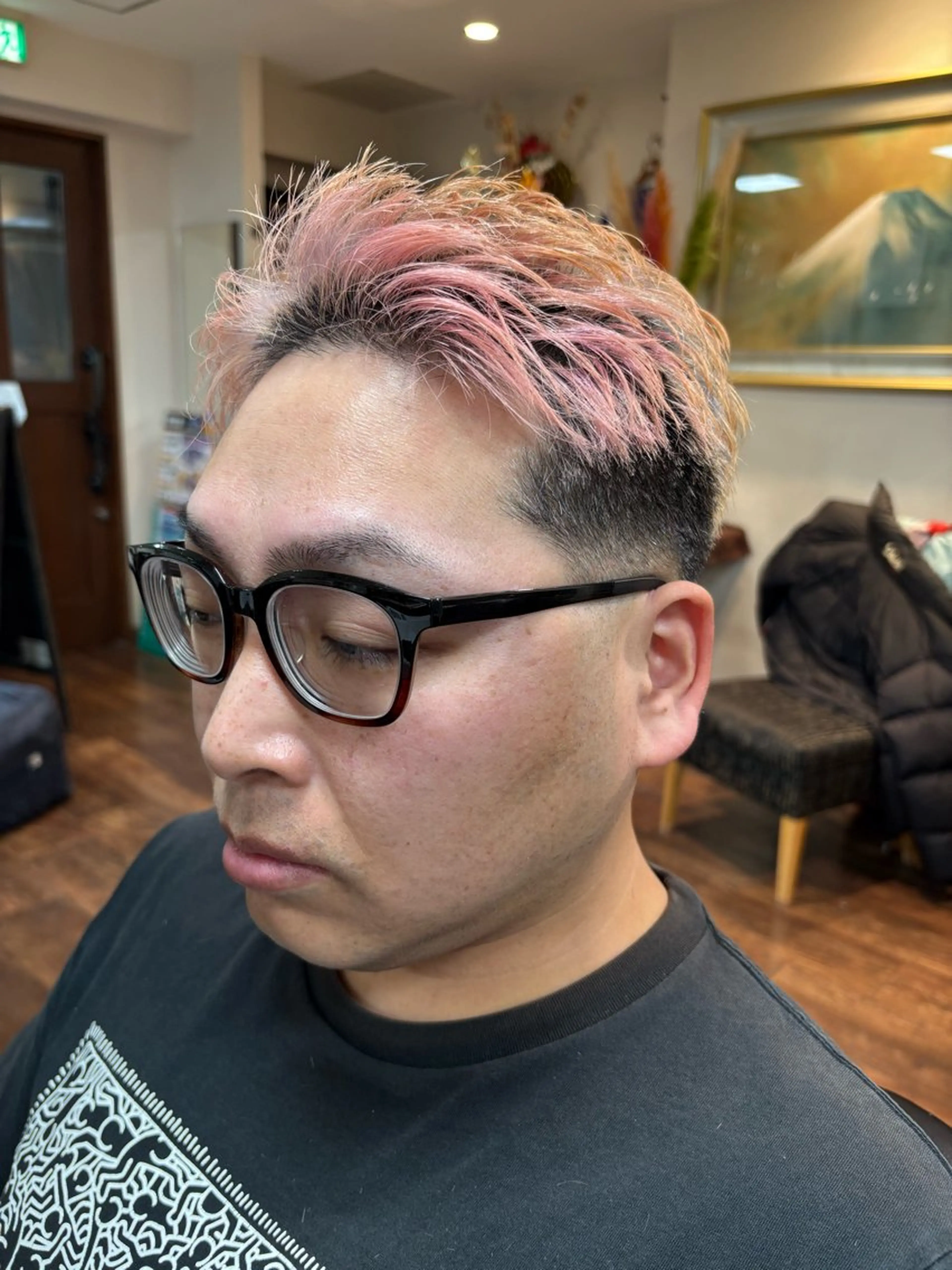 ショート メンズ フェードカット 刈り上げ 吉田 秀斗のヘアスタイル