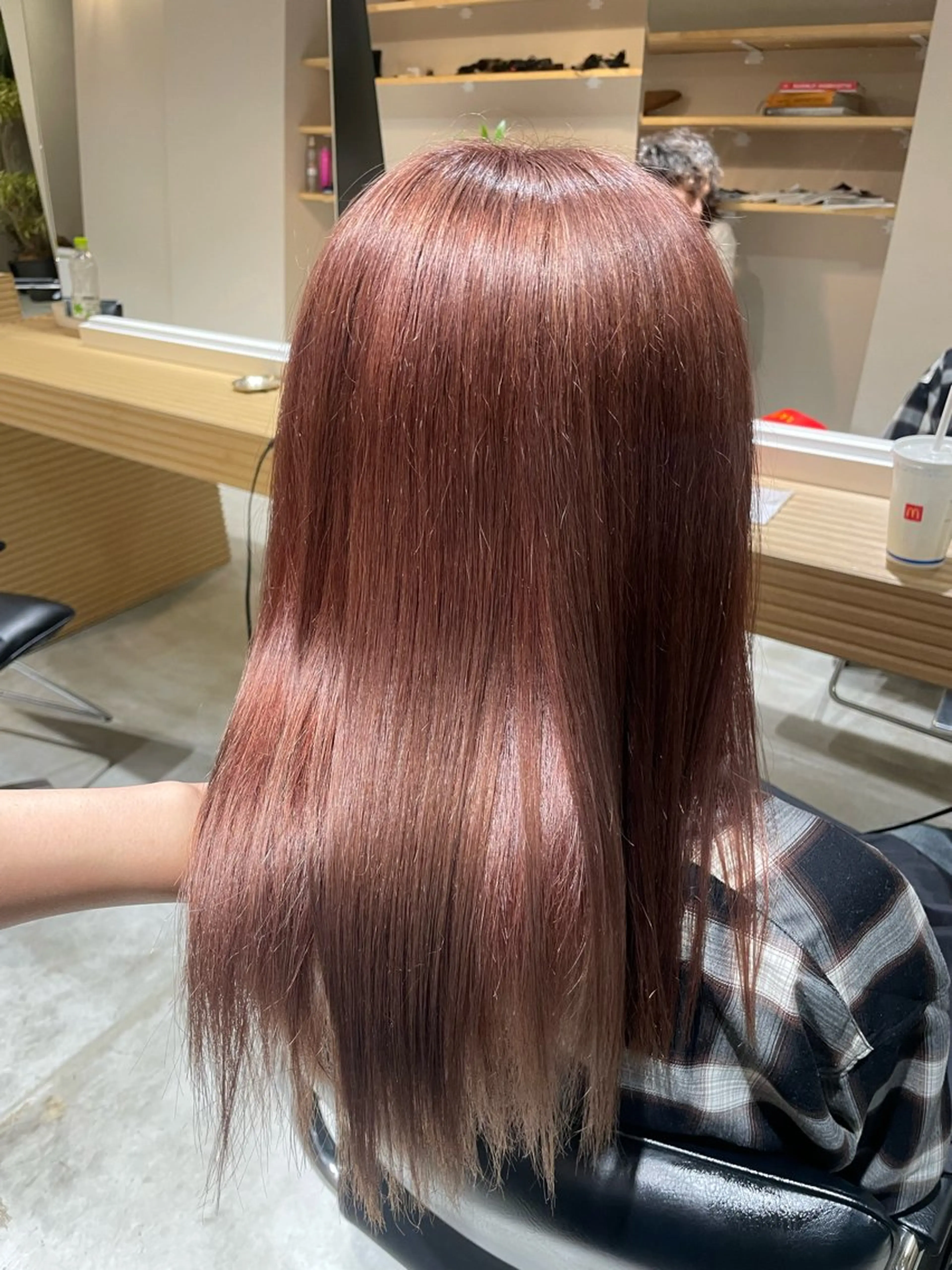 ロング 縮毛矯正 ヘアカラー n i r .所属・渡部 円のヘアスタイル